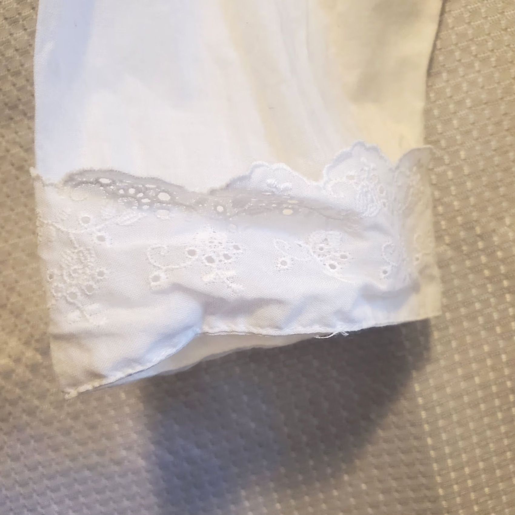 Victoria's Secret VINTAGE Victoria's Secret Robe Lace 70s White Victorian Cottage OSFM Mini/Minimalist 50" Shoulder to Hem Womens Size ONE SIZE - 5 Thumbnail