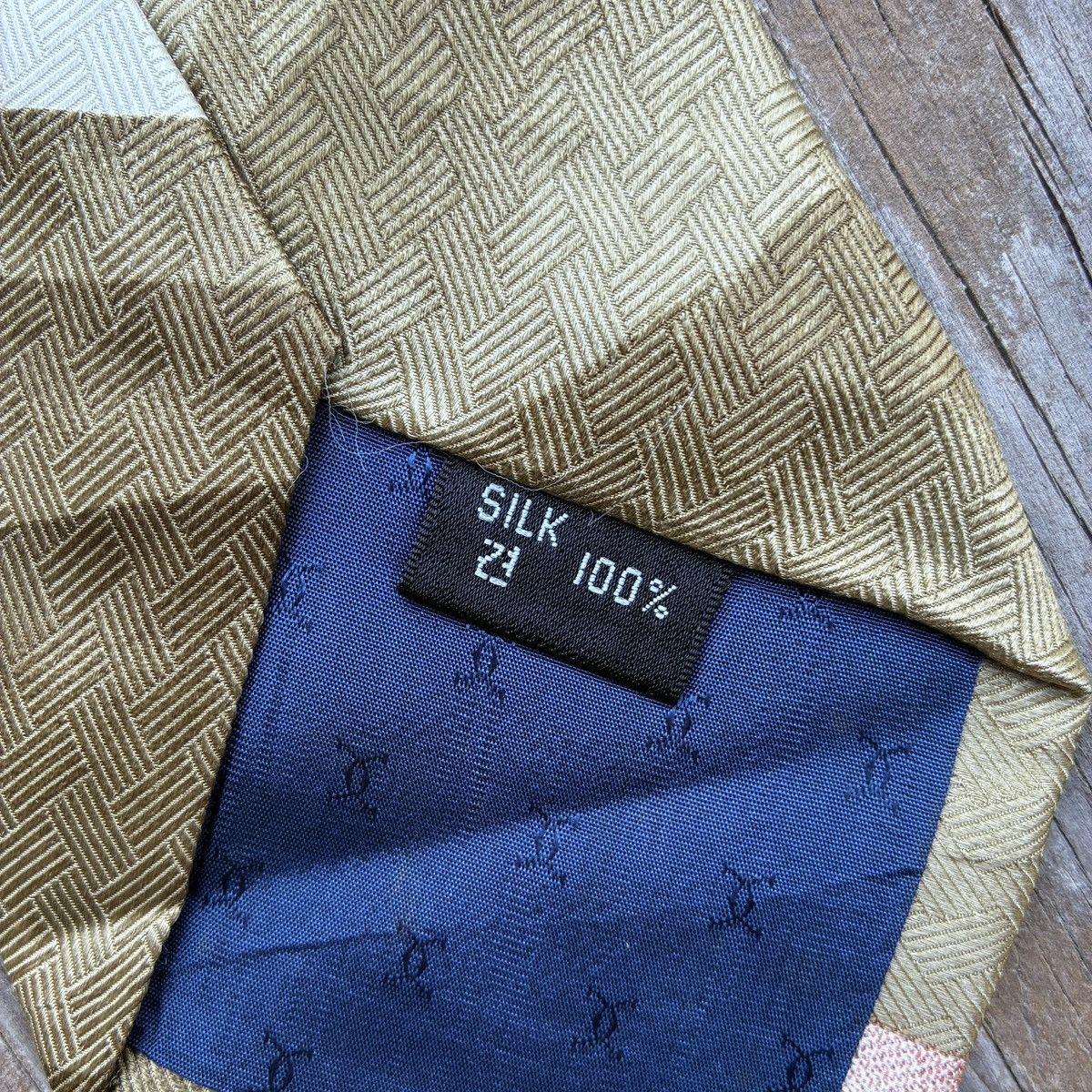 Other Regency Silk Novelty Tie Yellow Classic Car Scenic Print Size ONE SIZE - 4 Thumbnail