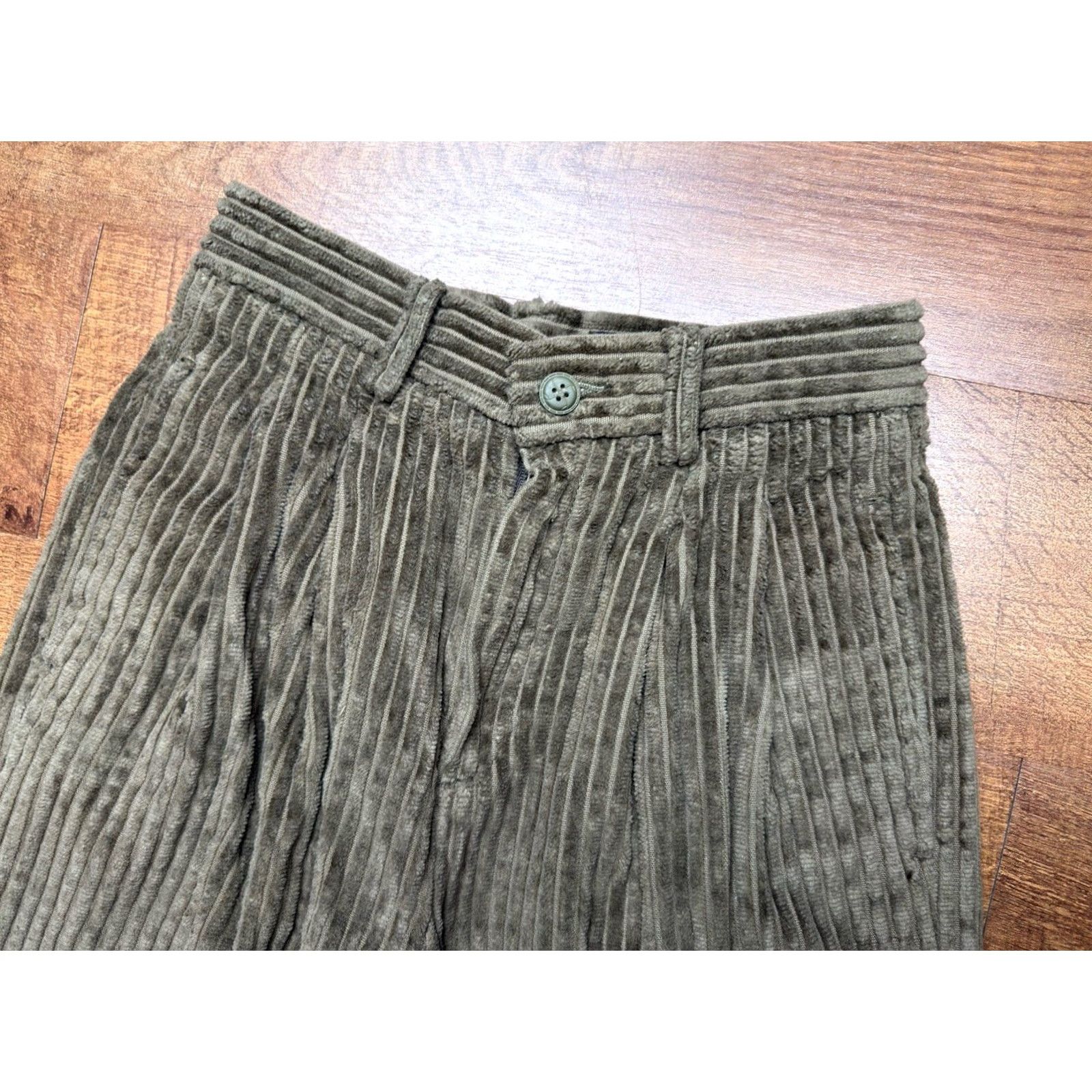 Eddie Bauer VINTAGE Eddie Bauer Pants Green Women’s 4P Corduroy Pleated High Waisted Tapered 27 Inseam Inseam Petite 25 Waist 80s Size 42" / US 20 - 5 Thumbnail