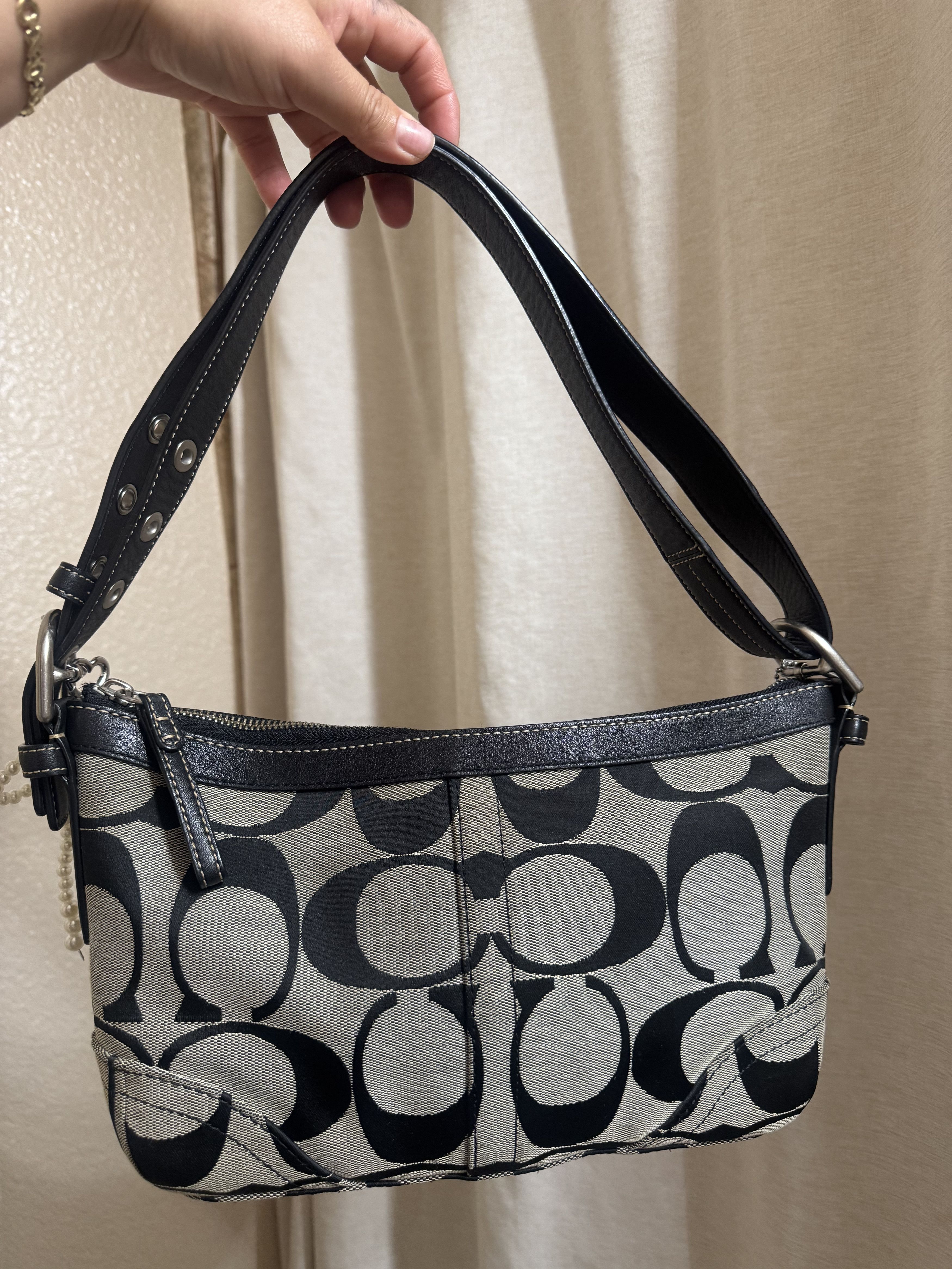 Coach Vintage Coach Signature Canvas shoulder bag Size ONE SIZE - 1 Thumbnail