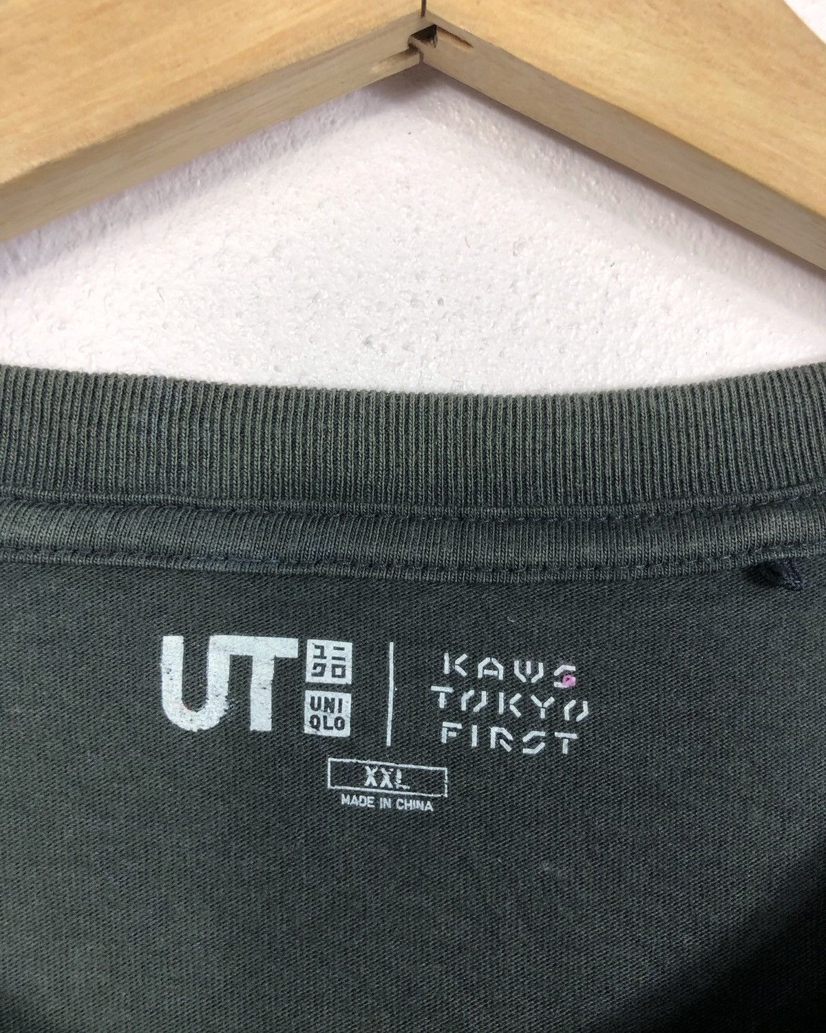 Kaws × Uniqlo Rare Uniqlo X Kaws Tokyo First Tee Size US XXL / EU 58 / 5 - 7 Thumbnail