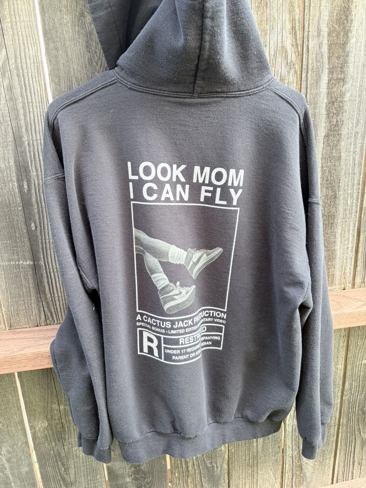 Travis Scott CactusJack Look mom I can fly Travis Scott Hoodie black Size US L / EU 52-54 / 3 - 1 Thumbnail