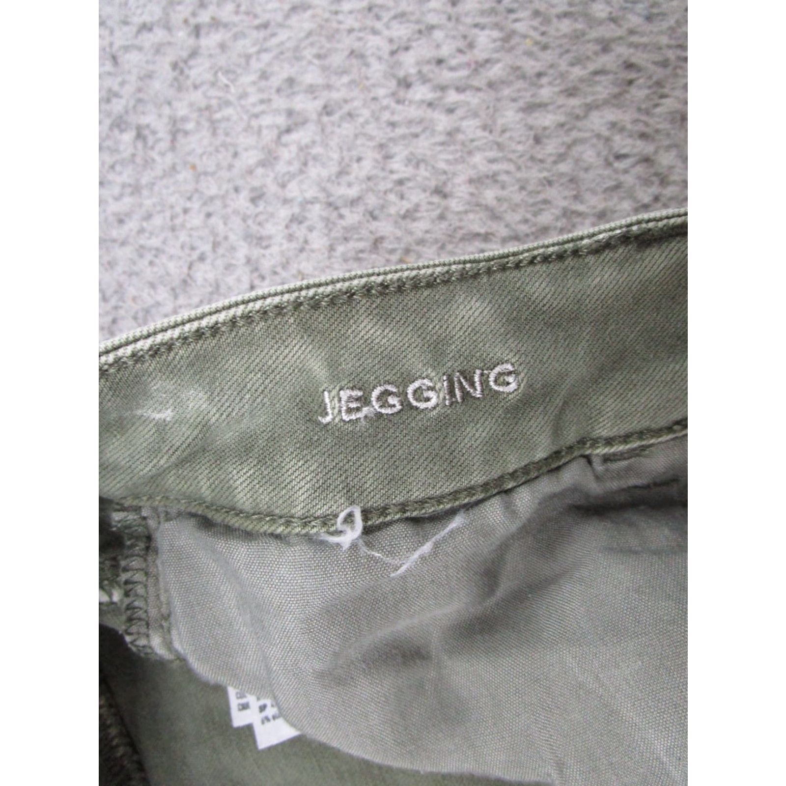American Eagle Outfitters American Eagle Outfitters Jegging Jeans Women's 4 Green Olive Stretch Distressed 5-Pocket Denim Cotton Blend Regular Size Type: Regular Gender: Women Size 27" / US 4 / IT 40 - 5 Thumbnail