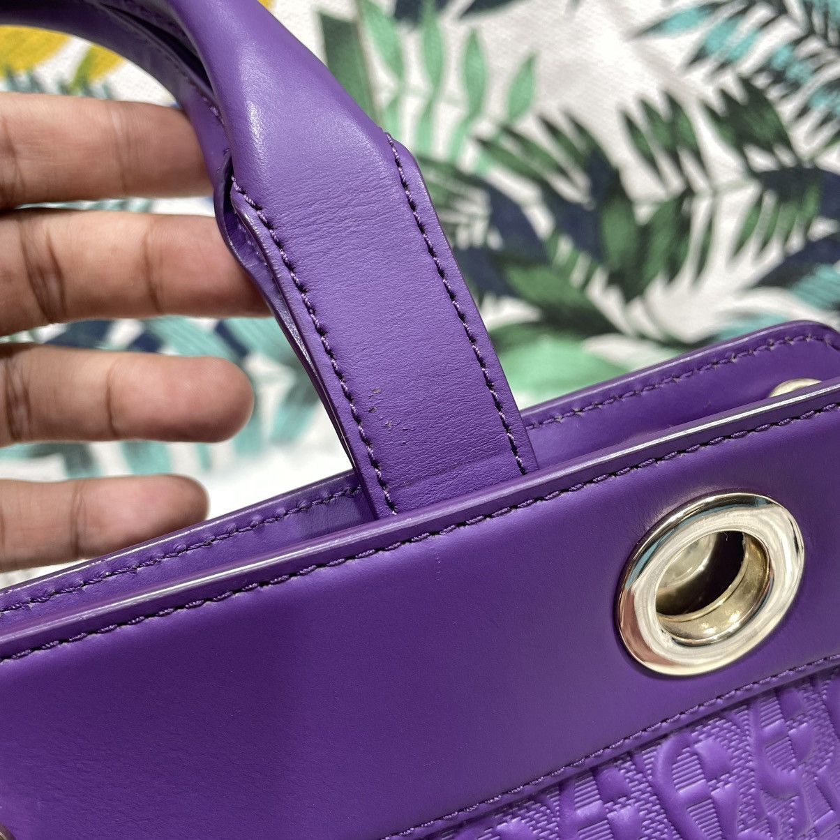 Aigner Authentic AIGNER Embossed Leather Handbag/ Shoulder Bag Size ONE SIZE - 13 Thumbnail