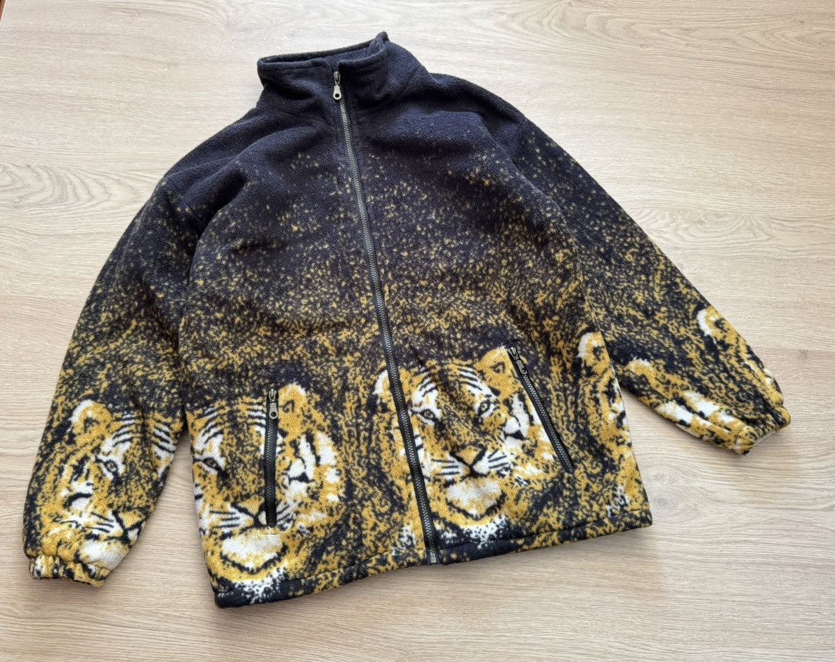Vintage Vintage 00s y2k All Over Print Tiger Japanese Fleece Jacket Size US S / EU 44-46 / 1 - 1 Thumbnail