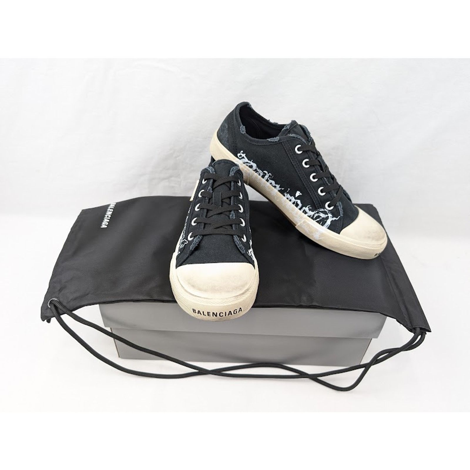 Balenciaga o1rshd1 Q:3 / Paris Low-Top Sneakers in Black/White Size US 11 / EU 44 - 20 Thumbnail