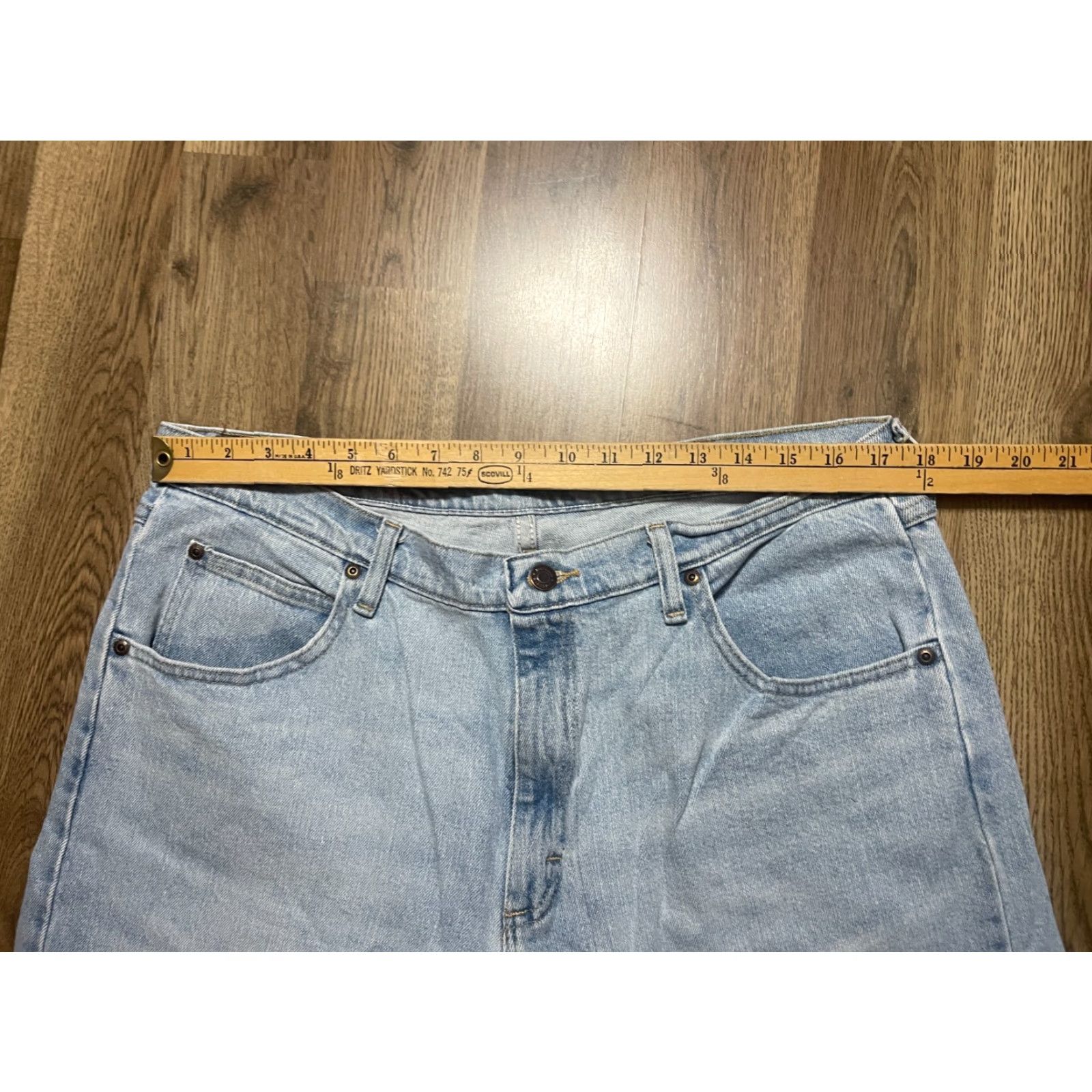 Wrangler Wrangler Jeans Men's 36x32 Blue Denim Light Wash Straight Leg 5-Pocket Pockets Regular Fit Vintage: No Mens Size US 36 / EU 52 - 6 Thumbnail
