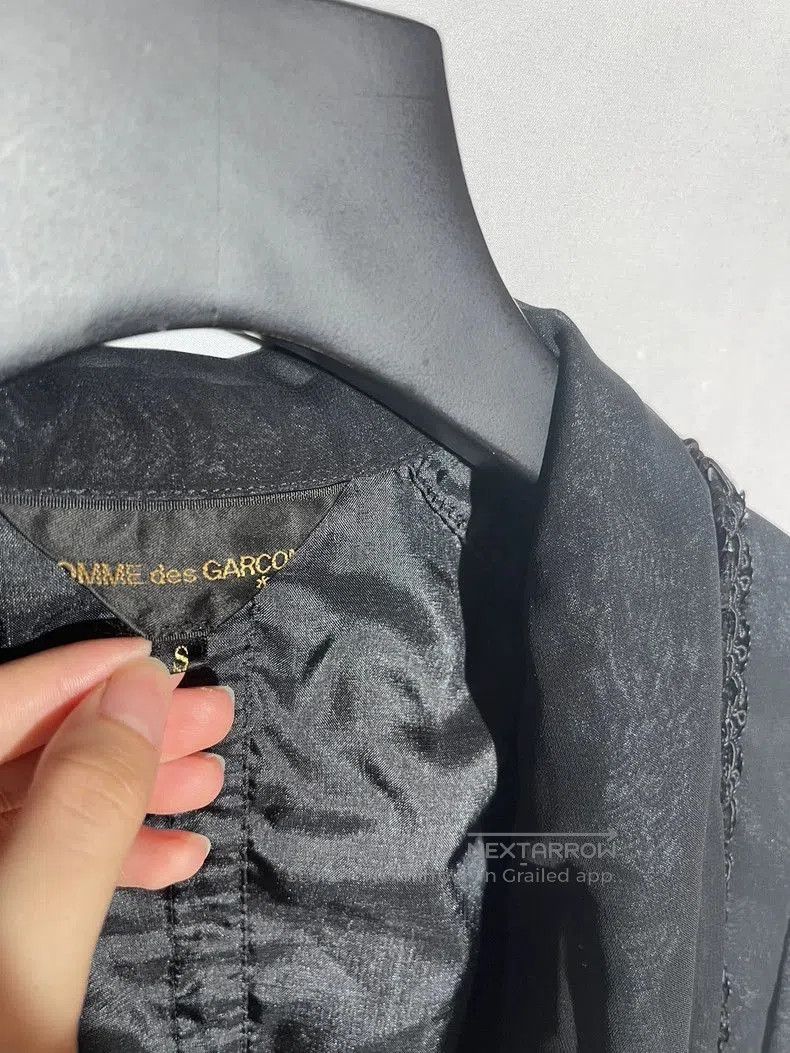 Comme des Garcons cdg 2005 black blazer with sequin detail. Size US S / EU 44-46 / 1 - 2 Thumbnail