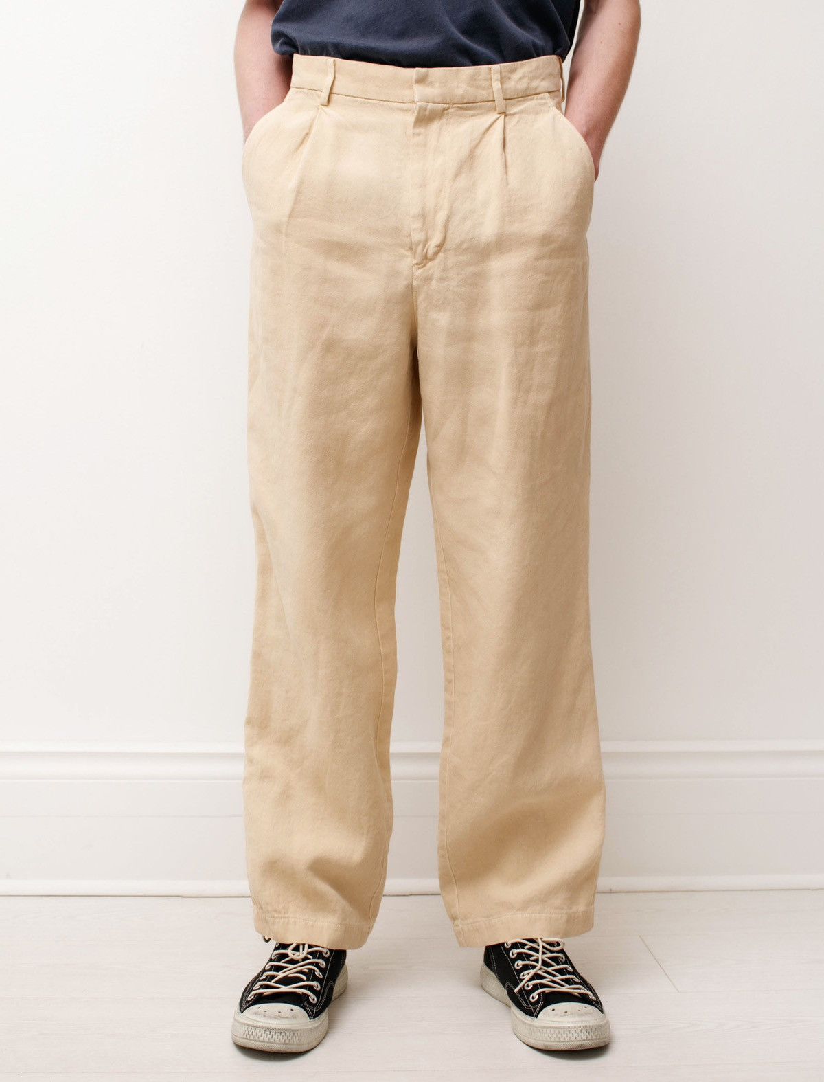 パンツ vuja de ISAAC TECH CHINO PANTS IN TAN ISAAC TECH CHINO PANTS IN TAN | Why are you here?