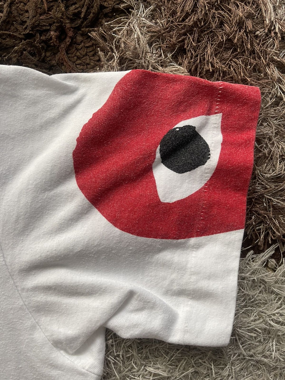 Comme des Garcons VINTAGE PLAY COMME DES GARCONS HEART TEE VERY RARE Size US L / EU 52-54 / 3 - 3 Thumbnail