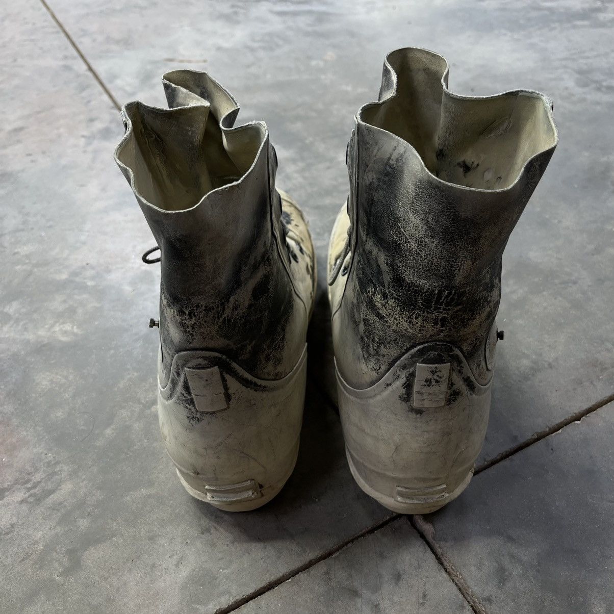 Vintage Vintage Military Bunny Boots Distressed White / Black Size US 12 / EU 45 - 6 Thumbnail