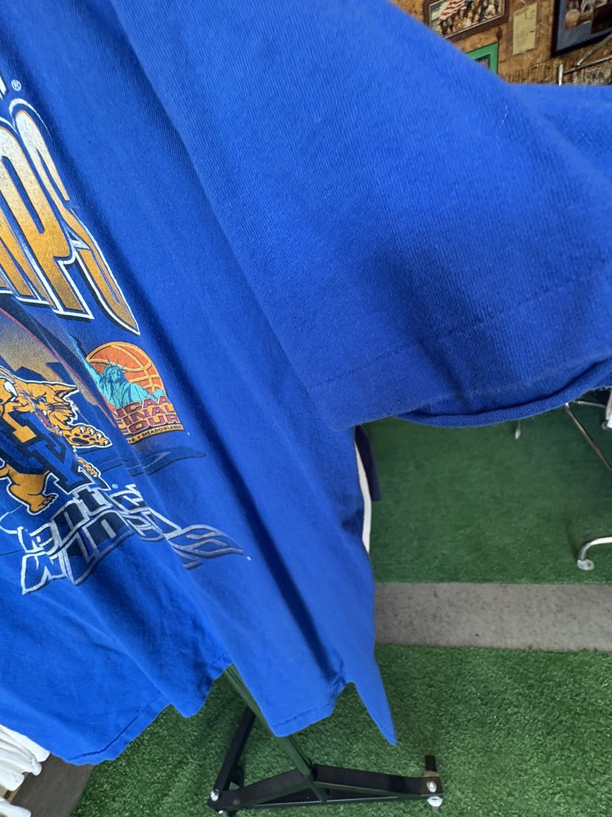 Salem Sportswear Vintage 1996 NCAA Final Four Kentucky Wildcats t-shirt Size US XXL / EU 58 / 5 - 4 Thumbnail