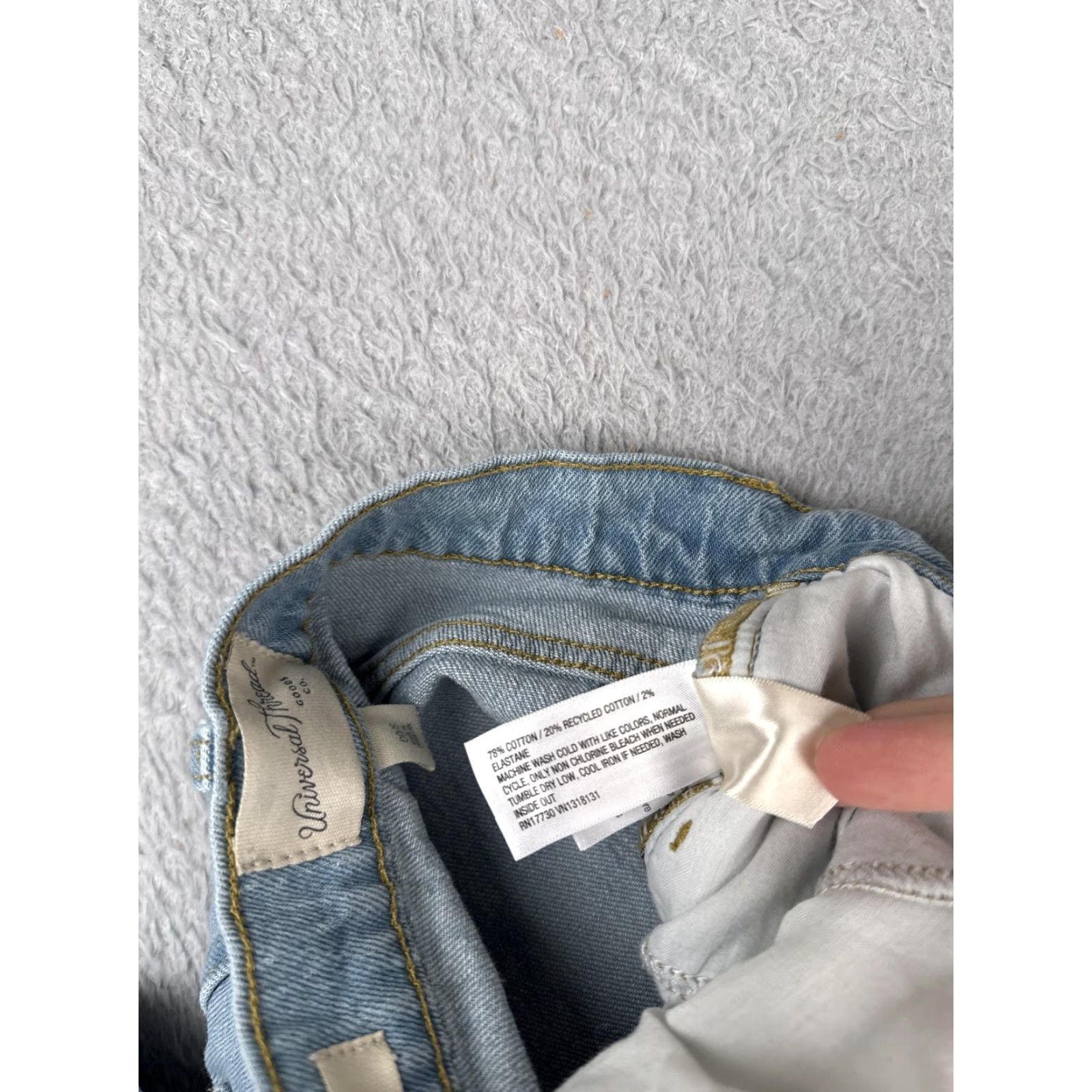 Vintage VINTAGE? No — Universal Thread Jeans Women 00 Short Light Wash High Rise Flare Denim Jeans Size 24" / US 00 / IT 34 - 7 Thumbnail