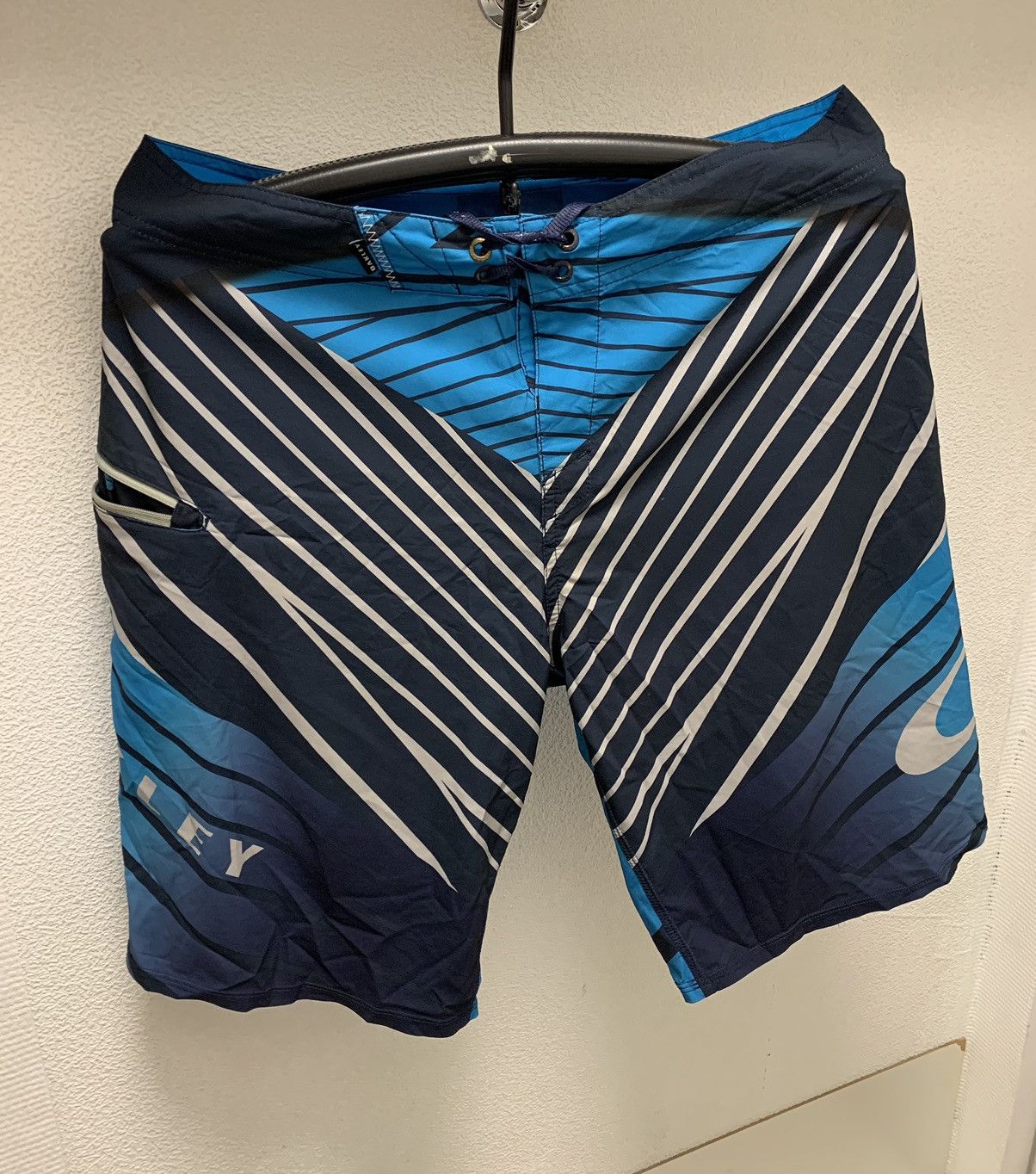 Oakley Oakley vintage shorts 34 L Size US 34 / EU 50 - 1 Thumbnail