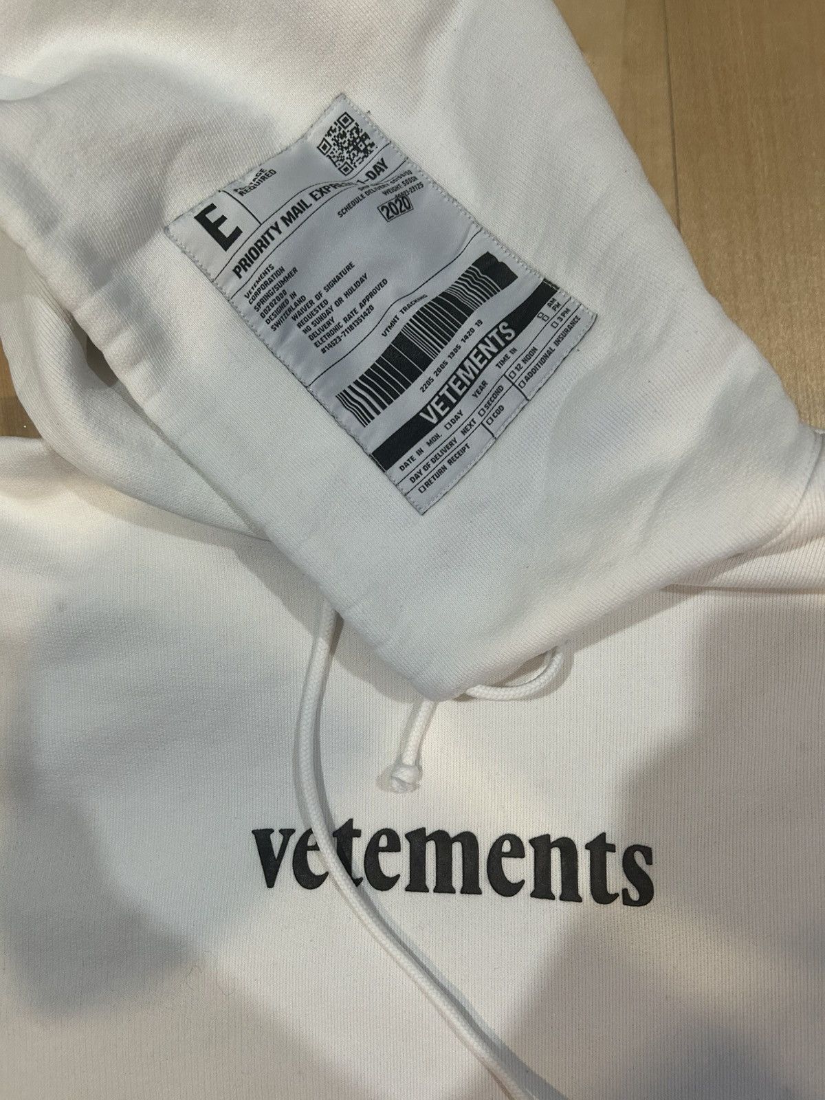 Vetements Vetements SS20 shipping label hoodie Size US L / EU 52-54 / 3 - 2 Thumbnail
