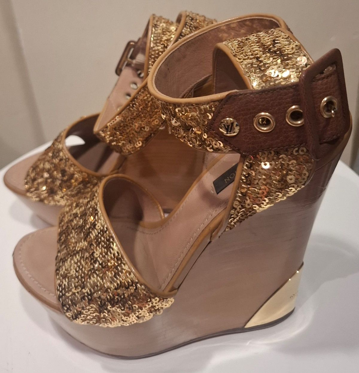 Louis Vuitton Louis Vuitton Gold Sequins Platform Wedge Ankle Wrap Sandals Size US 6 / IT 36 - 5 Thumbnail