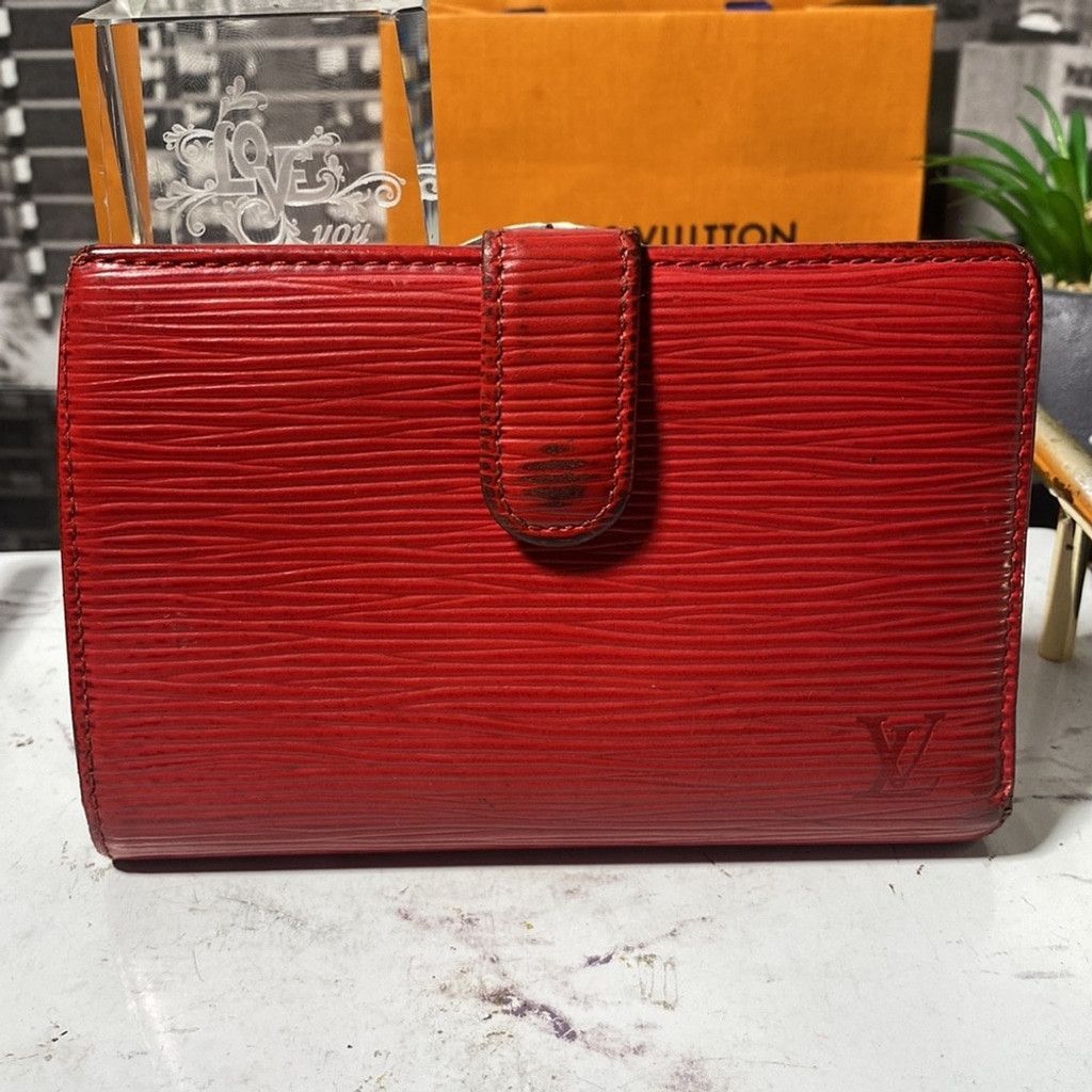 Louis Vuitton Authentic Louis Vuitton Epi Kisslock Wallet Size ONE SIZE - 4 Thumbnail