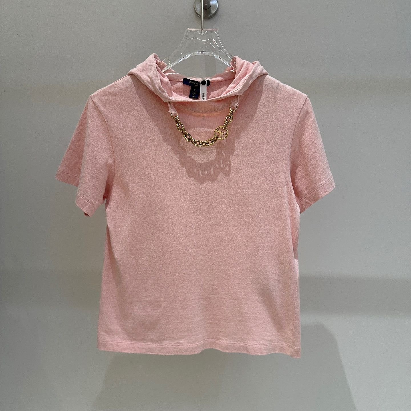 Louis Vuitton Louis Vuitton Pink Chain Hooded T-Shirt Size XS Size XS / US 0-2 / IT 36-38 - 1 Thumbnail