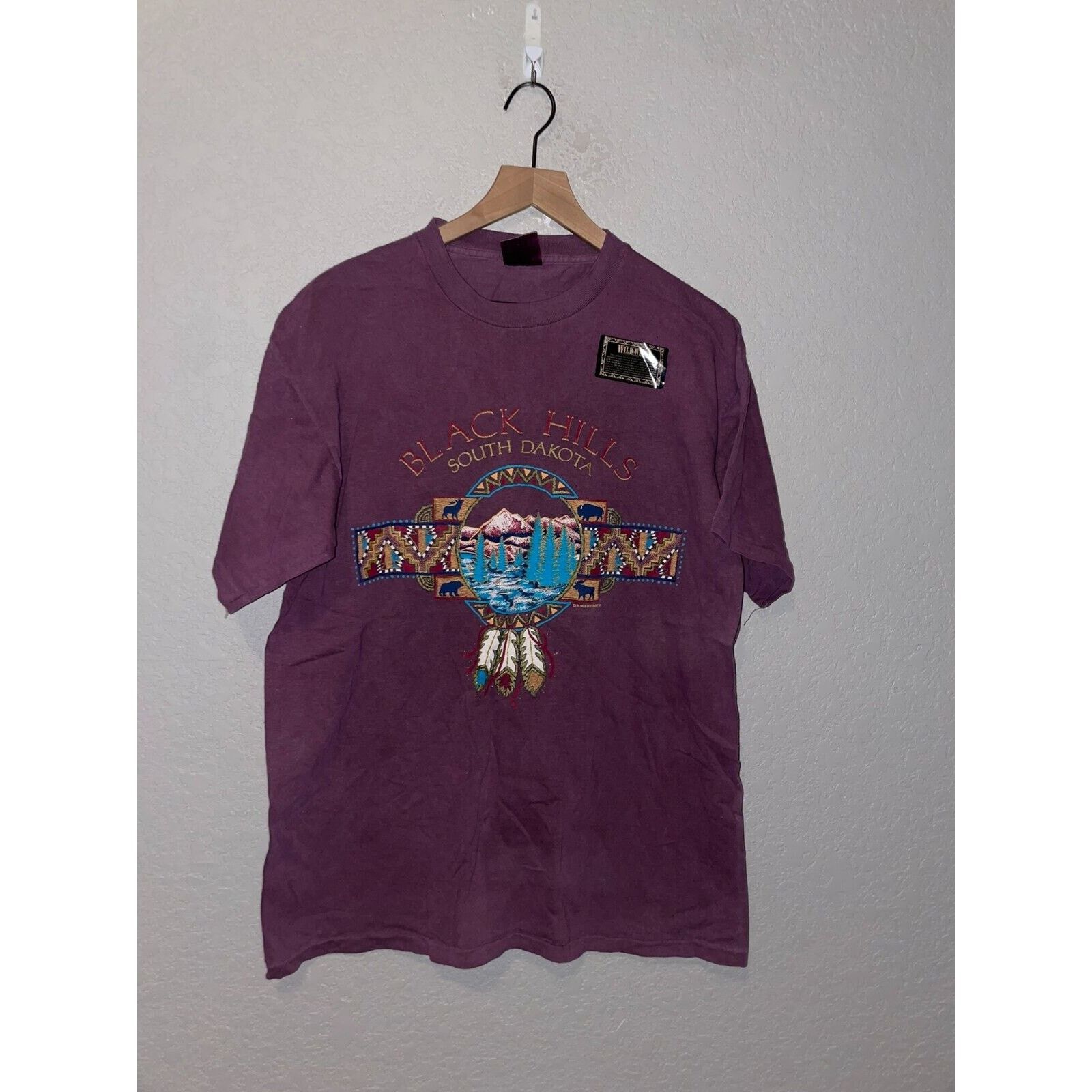 Vintage Vintage Black Hills Shirt South Dakota Bison Animal Tee 90s Size US L / EU 52-54 / 3 - 1 Thumbnail
