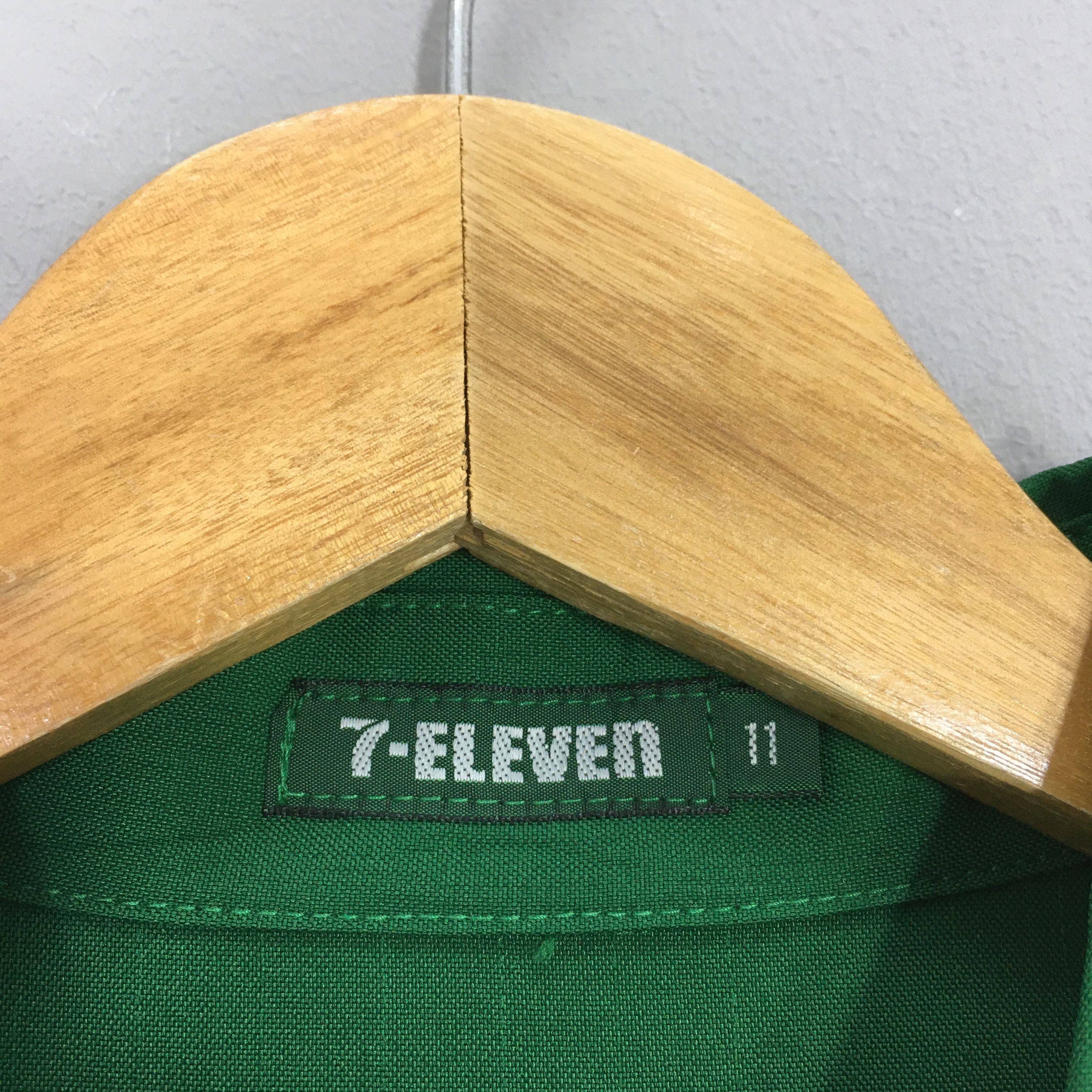 Japanese Brand Vintage 7-Eleven Uniform Workers Shirt Small Size US S / EU 44-46 / 1 - 6 Thumbnail