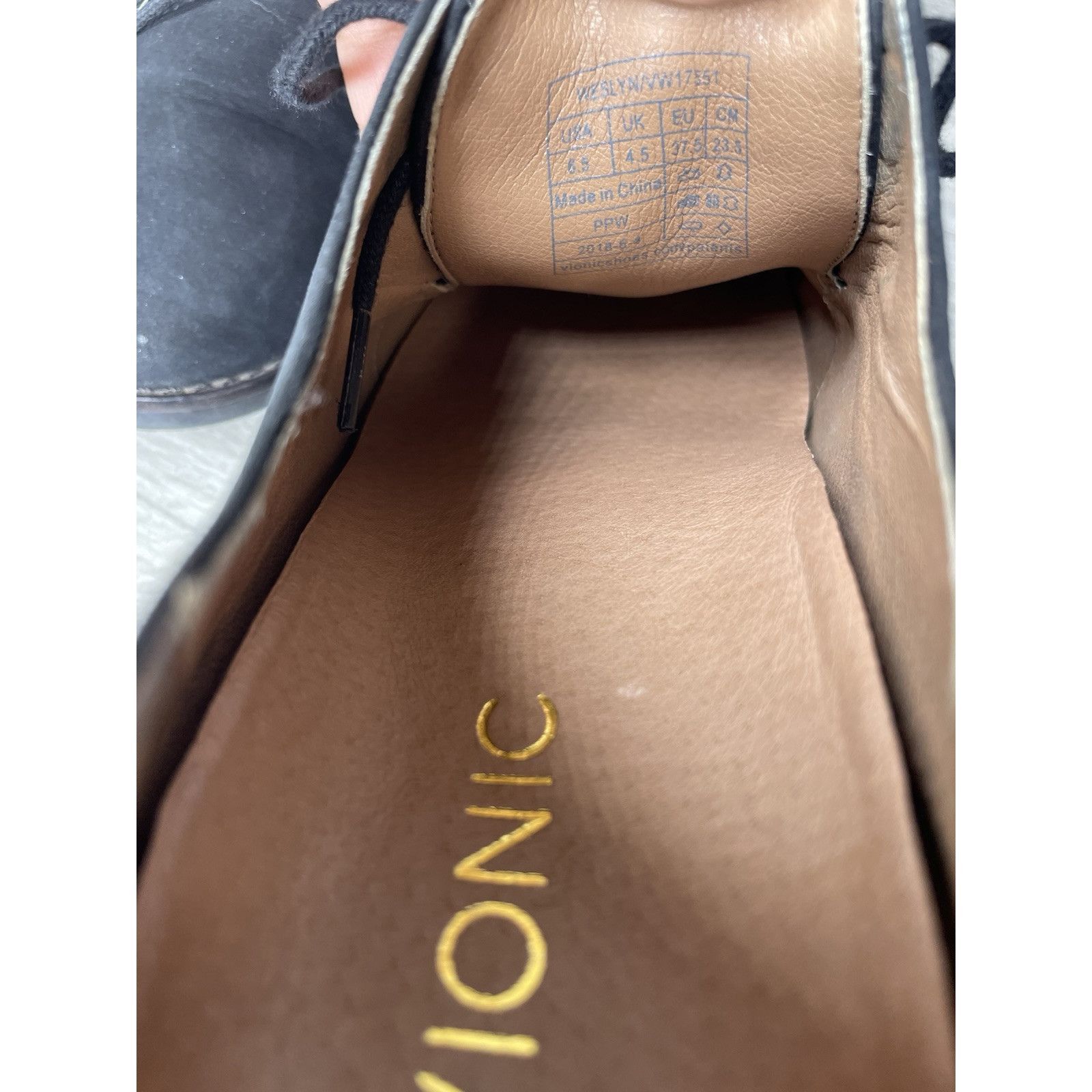 Other Vionic Weslyn Black Leather Oxfords Comfort Casual Shoes Wom Size US 6.5 / IT 36.5 - 10 Thumbnail