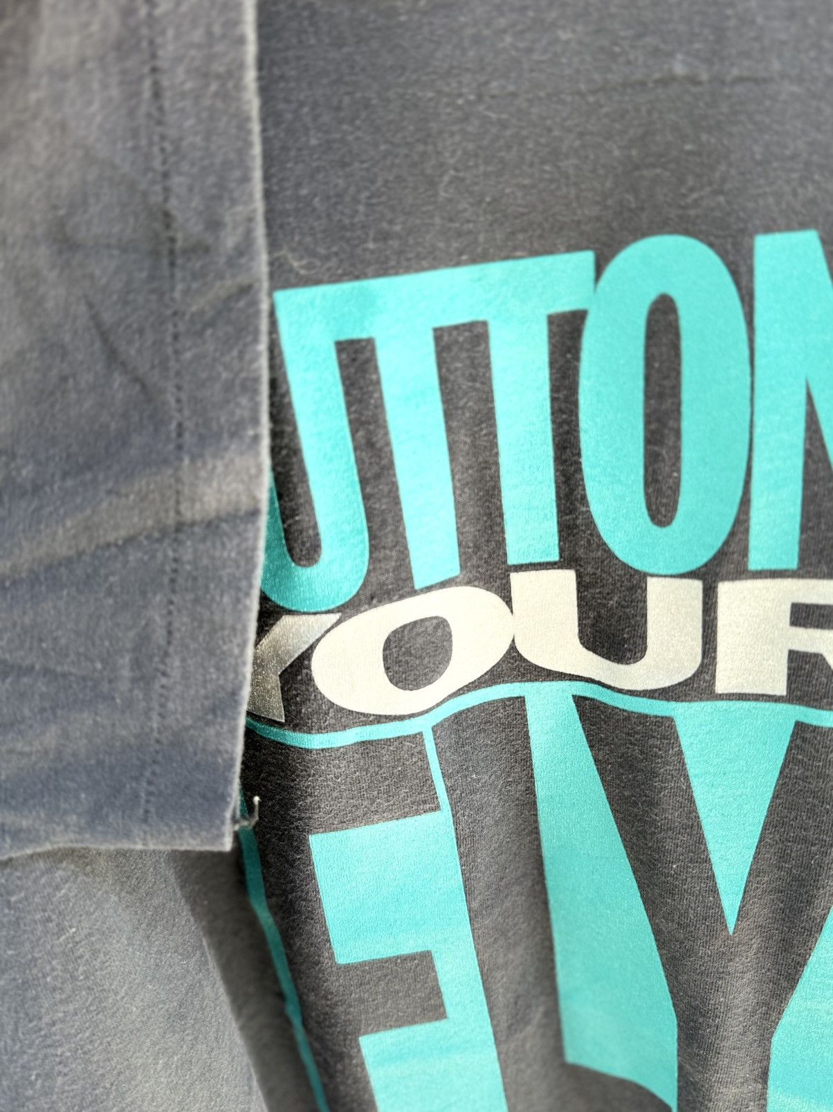 Levi's Vintage Clothing Thrashed Vintage 90s Levis Button Your Fly Faded Tee Size US L / EU 52-54 / 3 - 6 Thumbnail