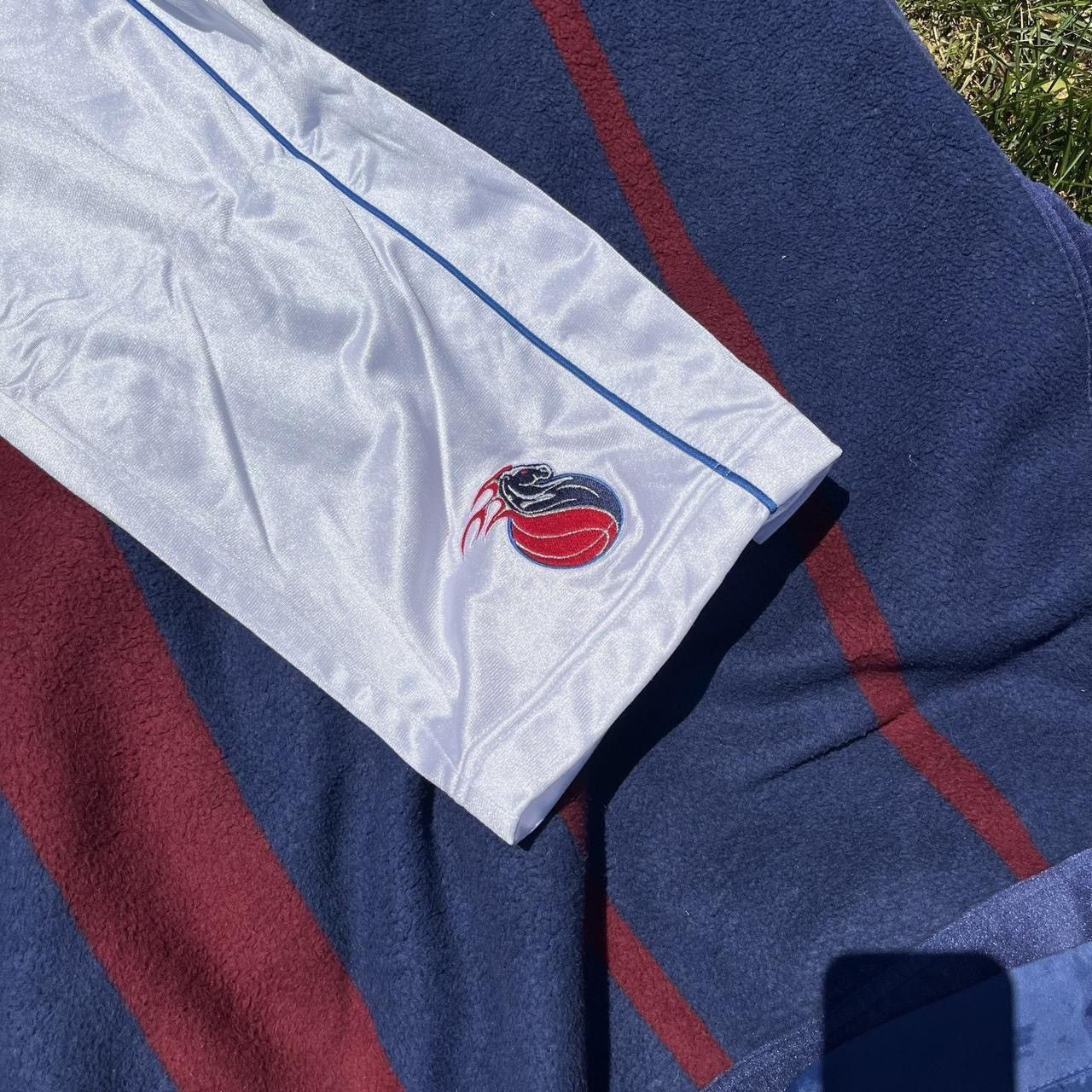 Nike Vintage 90s Nike Detroit Pistons Warm Up tear away Pants Size US 36 / EU 52 - 3 Thumbnail