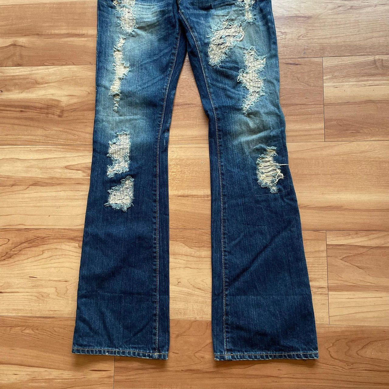 GOSTAR DE FUGA Vintage Distress Fuga Flare Jeans Size US 29 - 5 Thumbnail