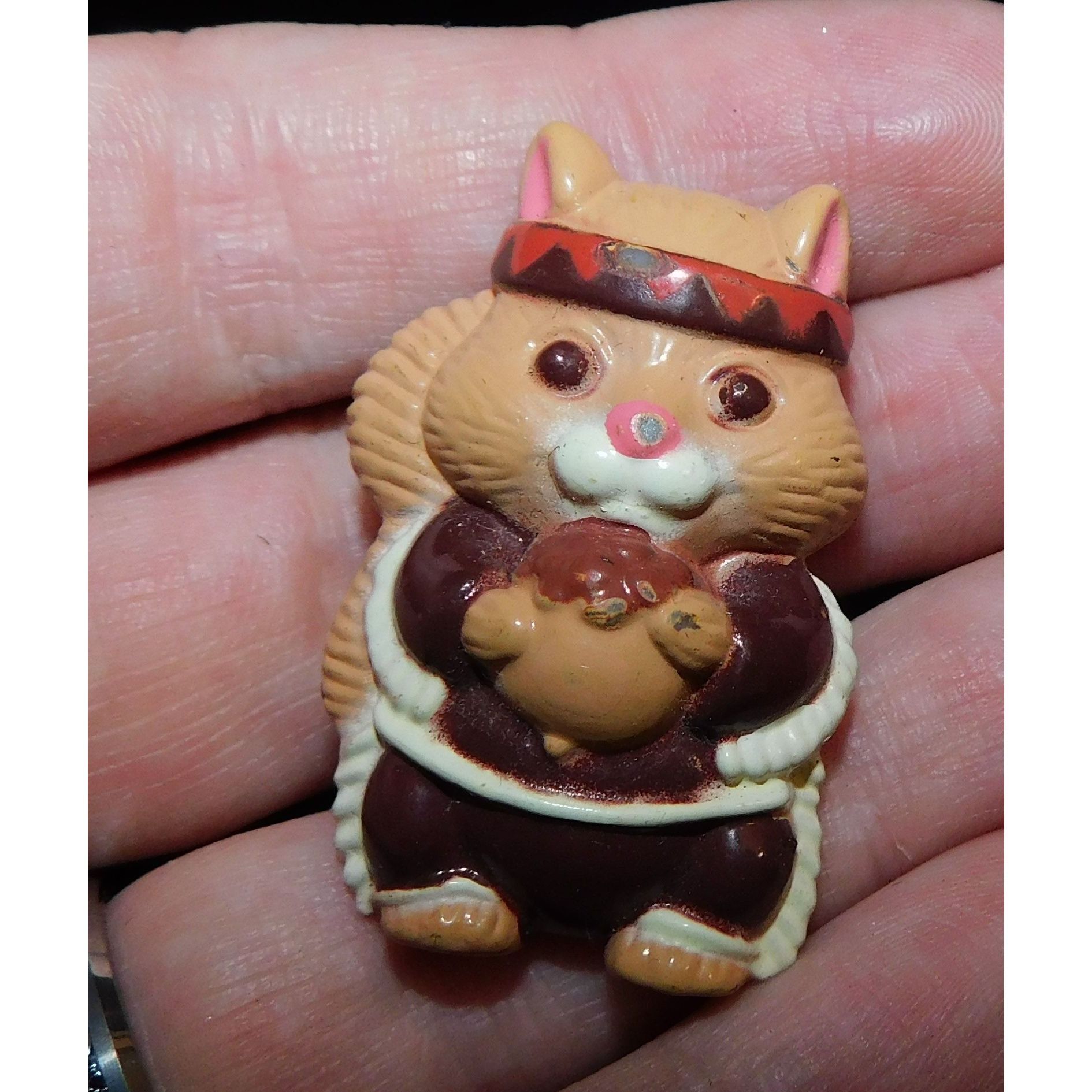 Other Vintage Hallmark Thanksgiving Squirrel Brooch Size ONE SIZE - 1 Thumbnail