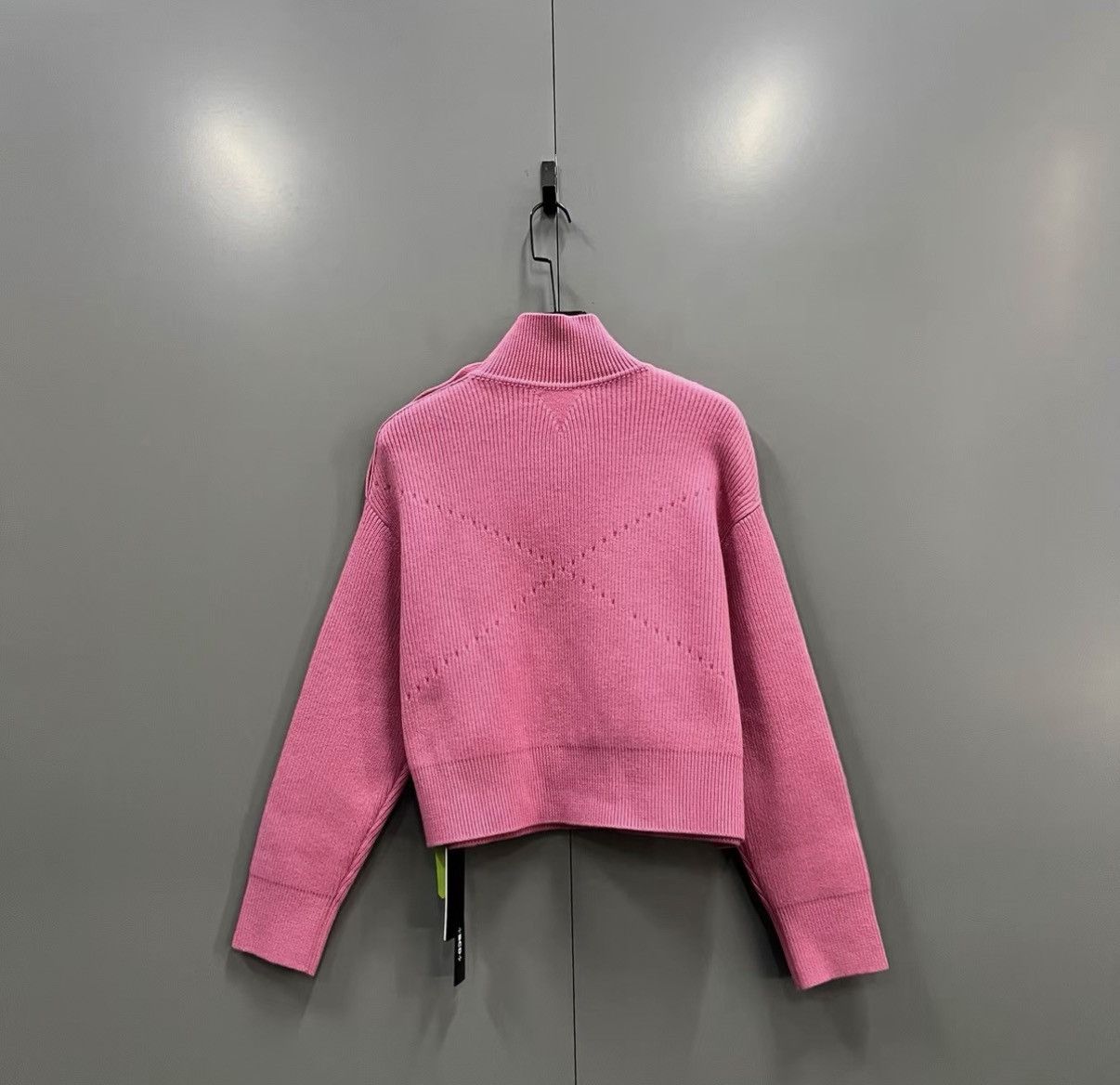 Bottega Veneta Bottega Veneta BV pink turtleneck knit sweater J41 Size M / US 6-8 / IT 42-44 - 1 Thumbnail