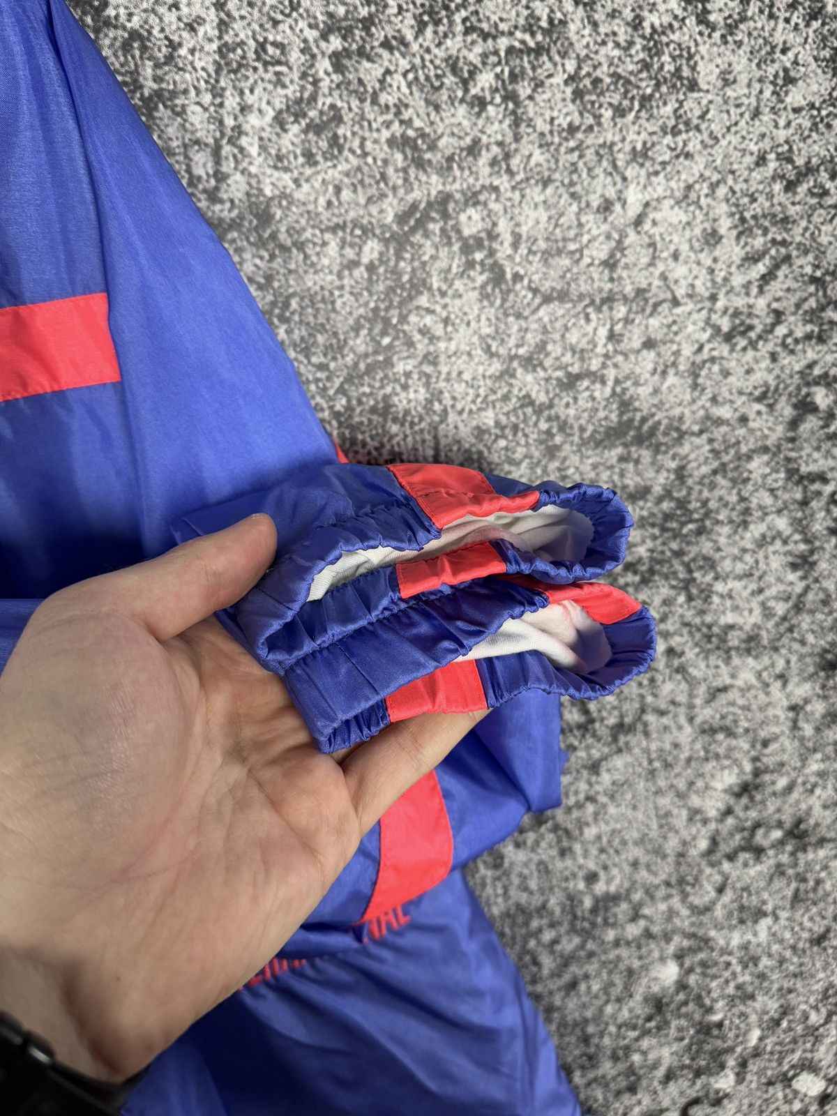 Nike Nike International Nylon Vintage Jacket Windbreaker Size S Size US S / EU 44-46 / 1 - 6 Thumbnail