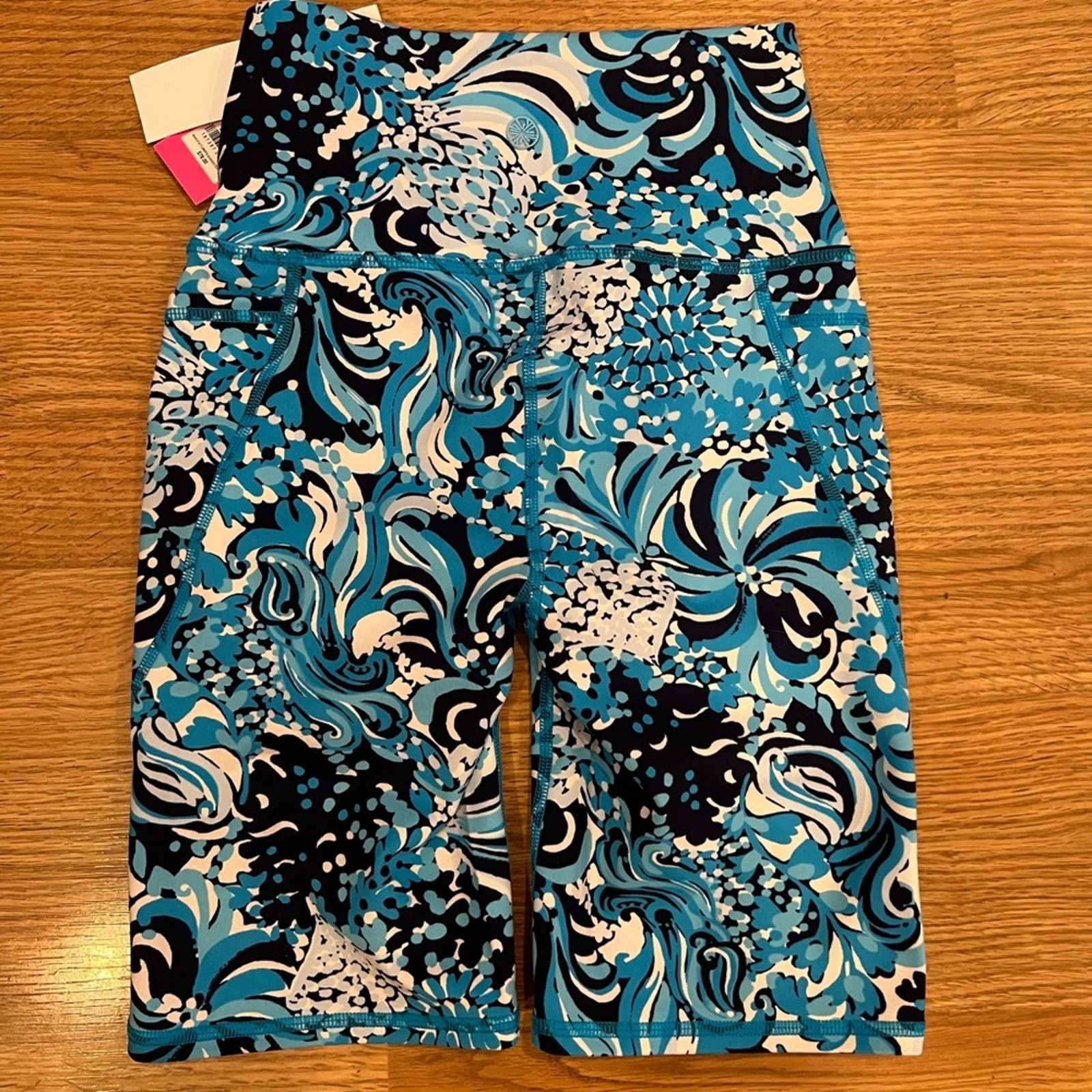Lilly Pulitzer Lilly Pulitzer Luxletic South Beach Bike Shorts in Mermazing Size 26" / US 2 / IT 38 - 5 Thumbnail
