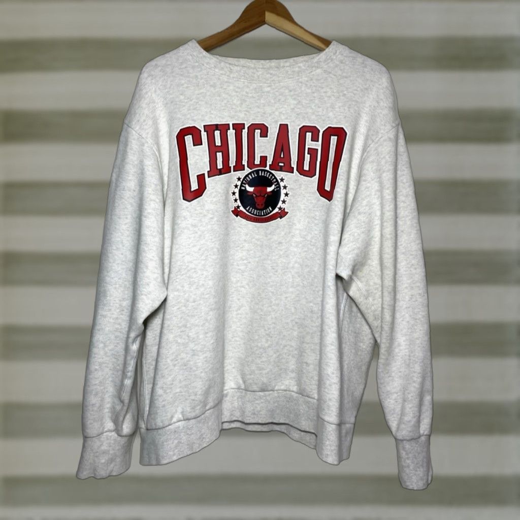 Nike Nike Chicago Bulls 75th Anniversary Courtside Ivy League Sweatshirt XL Men Gray Cotton Blend Fleece Embroidered Logo Pullover Sports Vintage Size US XL / EU 56 / 4 - 1 Thumbnail