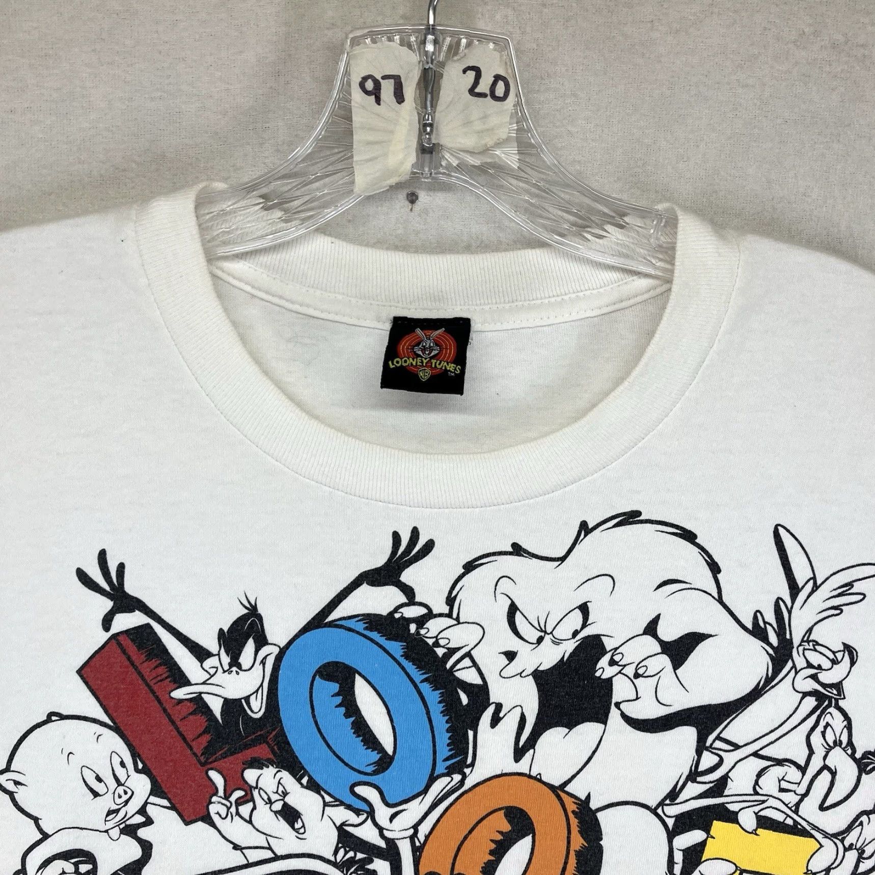 Vintage VINTAGE Looney Tunes Shirt Men L White 90s Bugs Bunny Front Graphic Fifth Sun Classic Logo T-Shirt Size US L / EU 52-54 / 3 - 5 Thumbnail