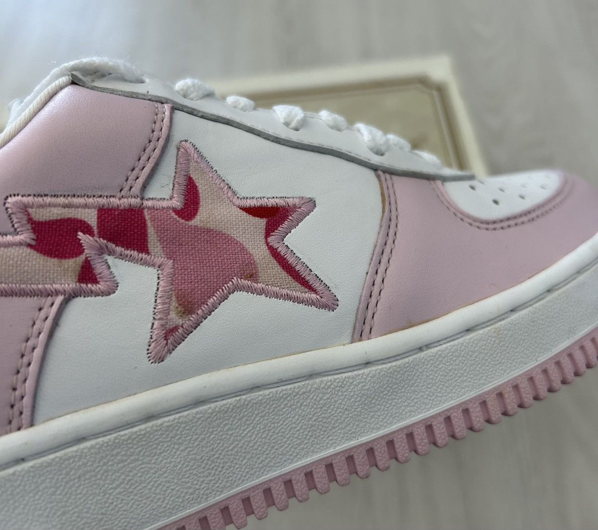 Bape VERY RARE OG 2005 A BATHING APE X KAWS PINK CAMO BAPESTA Size US 9 / EU 42 - 15 Thumbnail