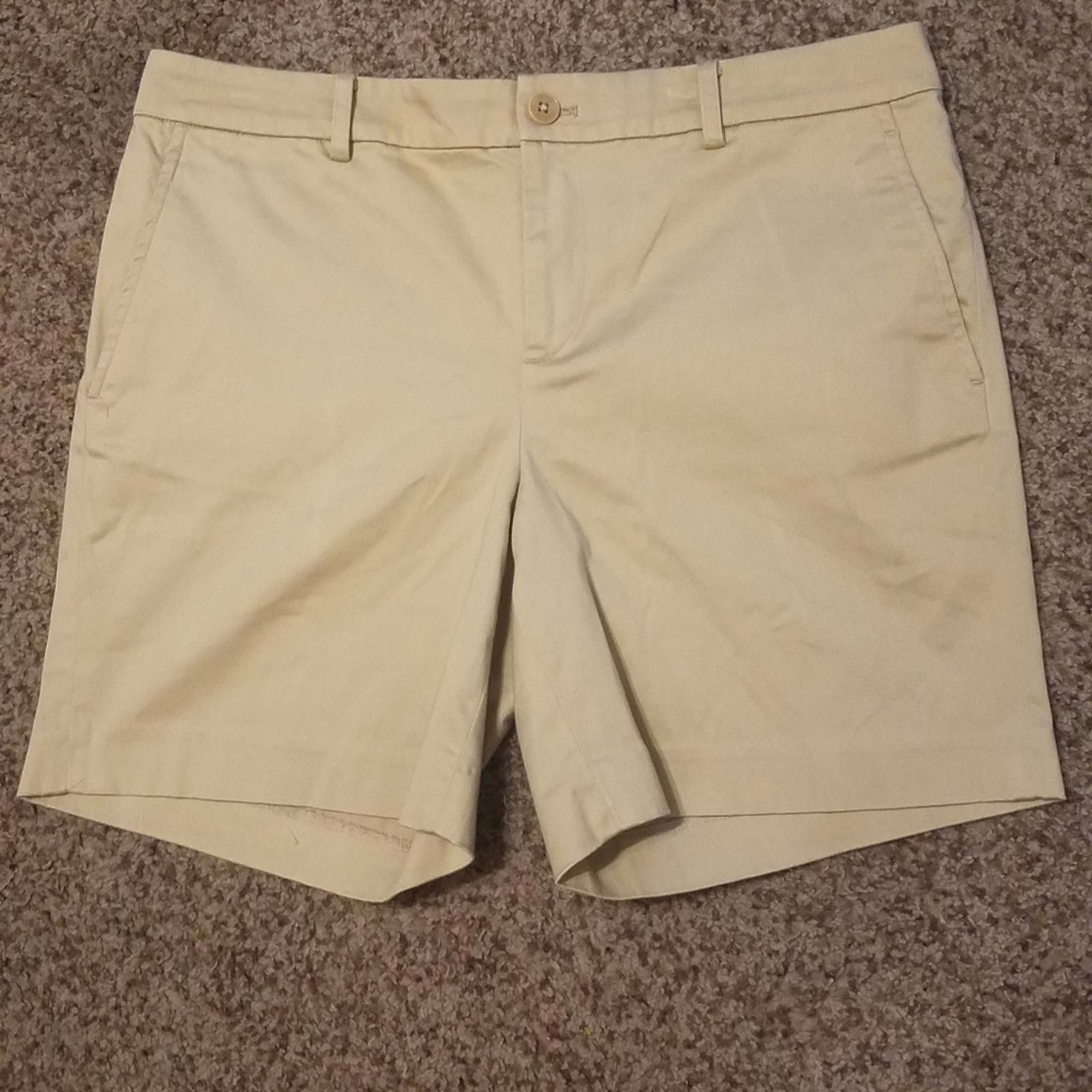 Polo Ralph Lauren Lauren Ralph Lauren Classic Beige Chino Shorts Size 10 Size 32" / US 10 / IT 46 - 1 Thumbnail