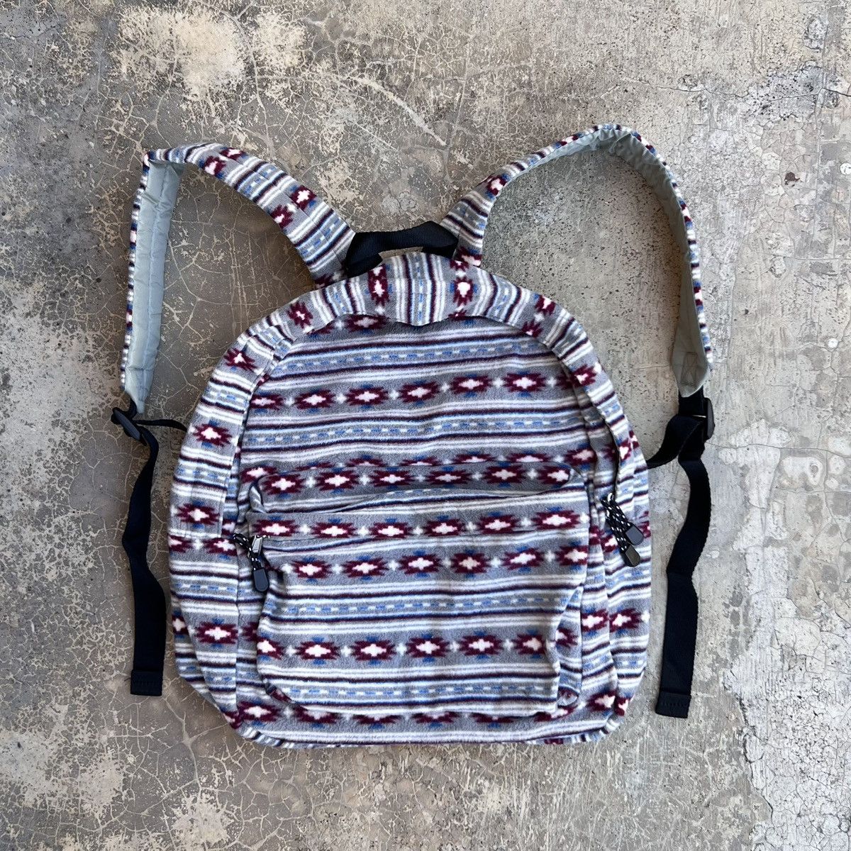 Uniqlo Uniqlo Nordic Native Micro Fleece Backpack Size ONE SIZE - 2 Thumbnail