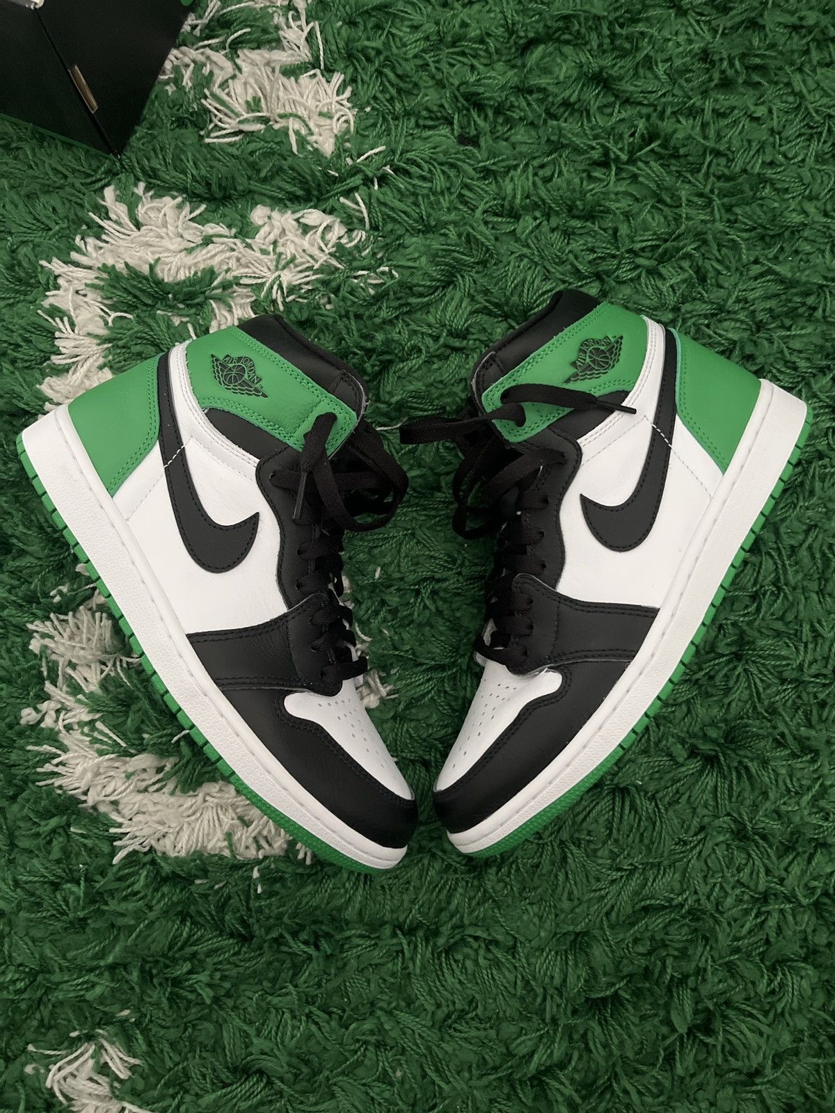 Jordan Brand Jordan 1 Pine green Size US 8.5 / EU 41-42 - 1 Thumbnail