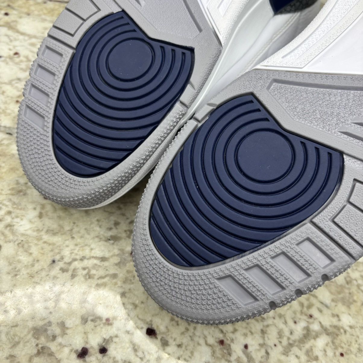 Jordan Brand Size 8-Jordan 3 Retro Midnight Navy Lightly Worn W/Box Size US 8 / EU 41 - 12 Thumbnail