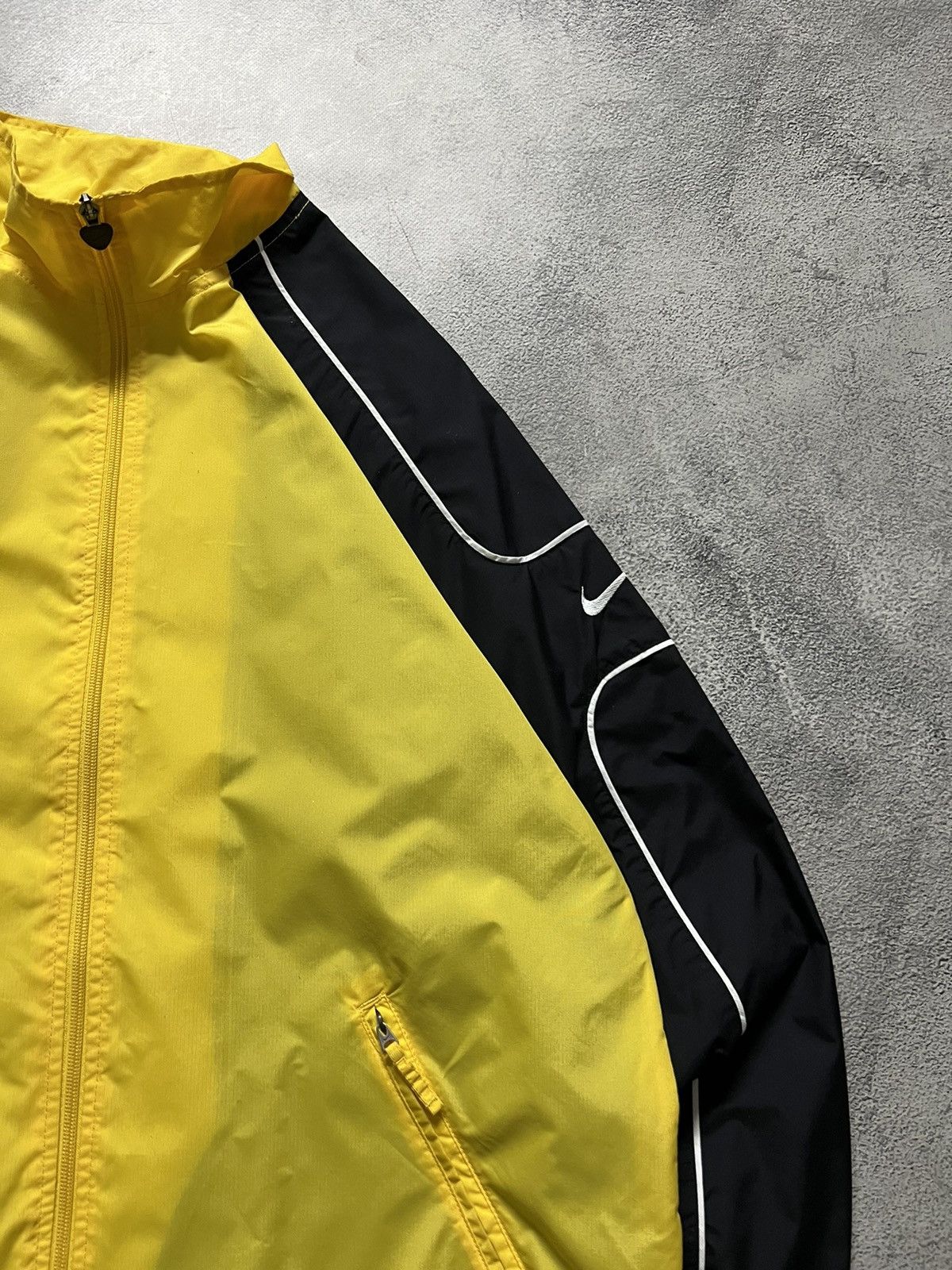 Nike × Vintage Vintage Y2k Nike 💛 Nylon Jacket 00’s Size US L / EU 52-54 / 3 - 7 Thumbnail