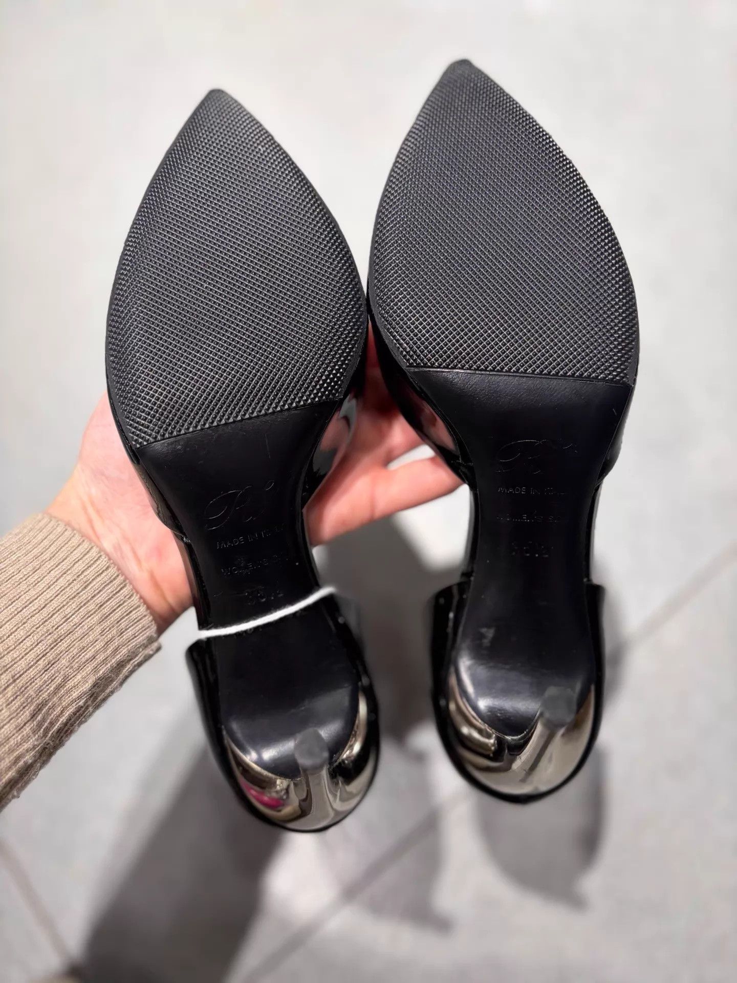 Roger Vivier RV Pointed Patent Half-D'Orsay Pumps 99 EUR35.5 BlkSvr Size US 5 / IT 35 - 5 Thumbnail