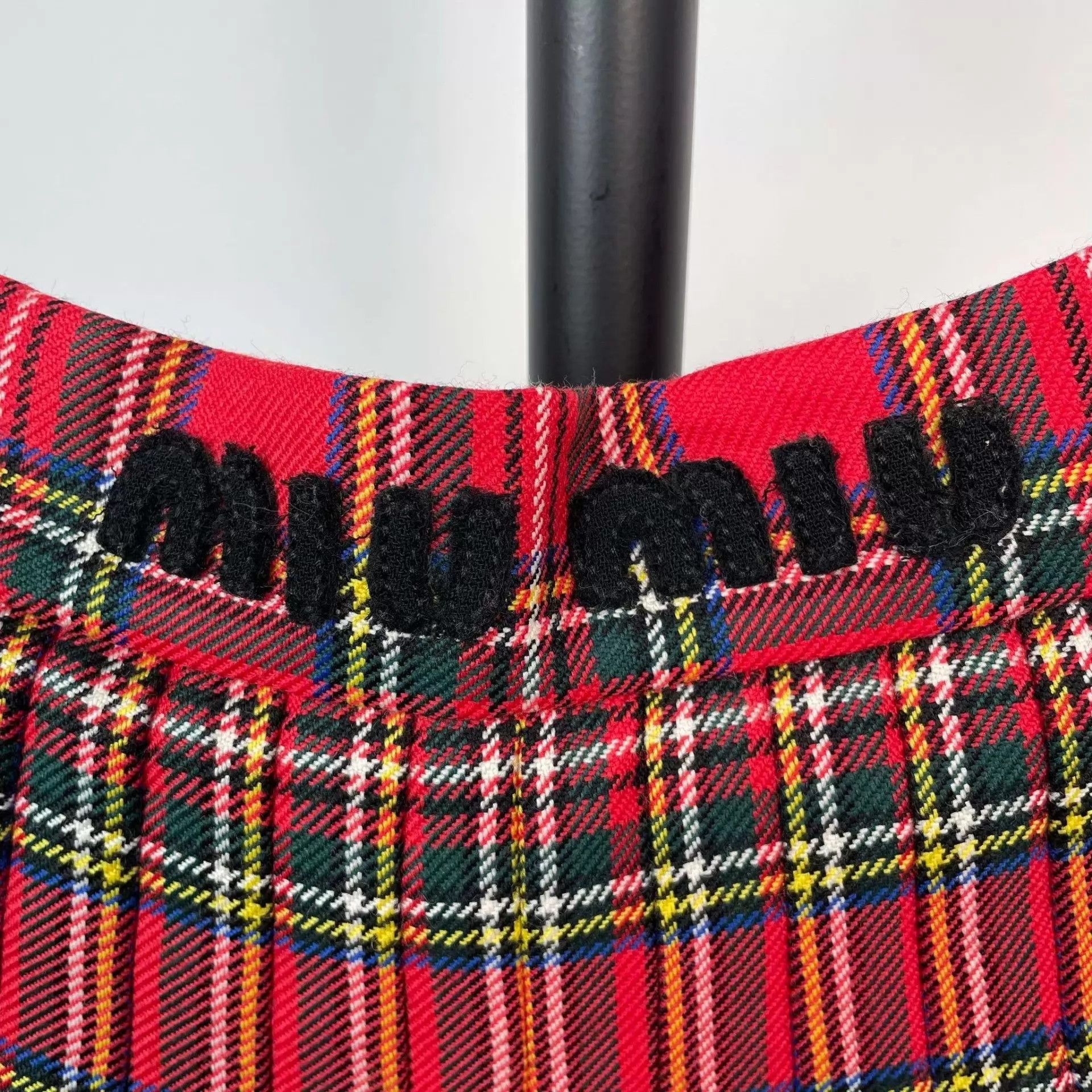 Miu Miu MIU MIU women's Wool Pleated Skirt 38 Color Blocked Size 26" / US 2 / IT 38 - 9 Thumbnail