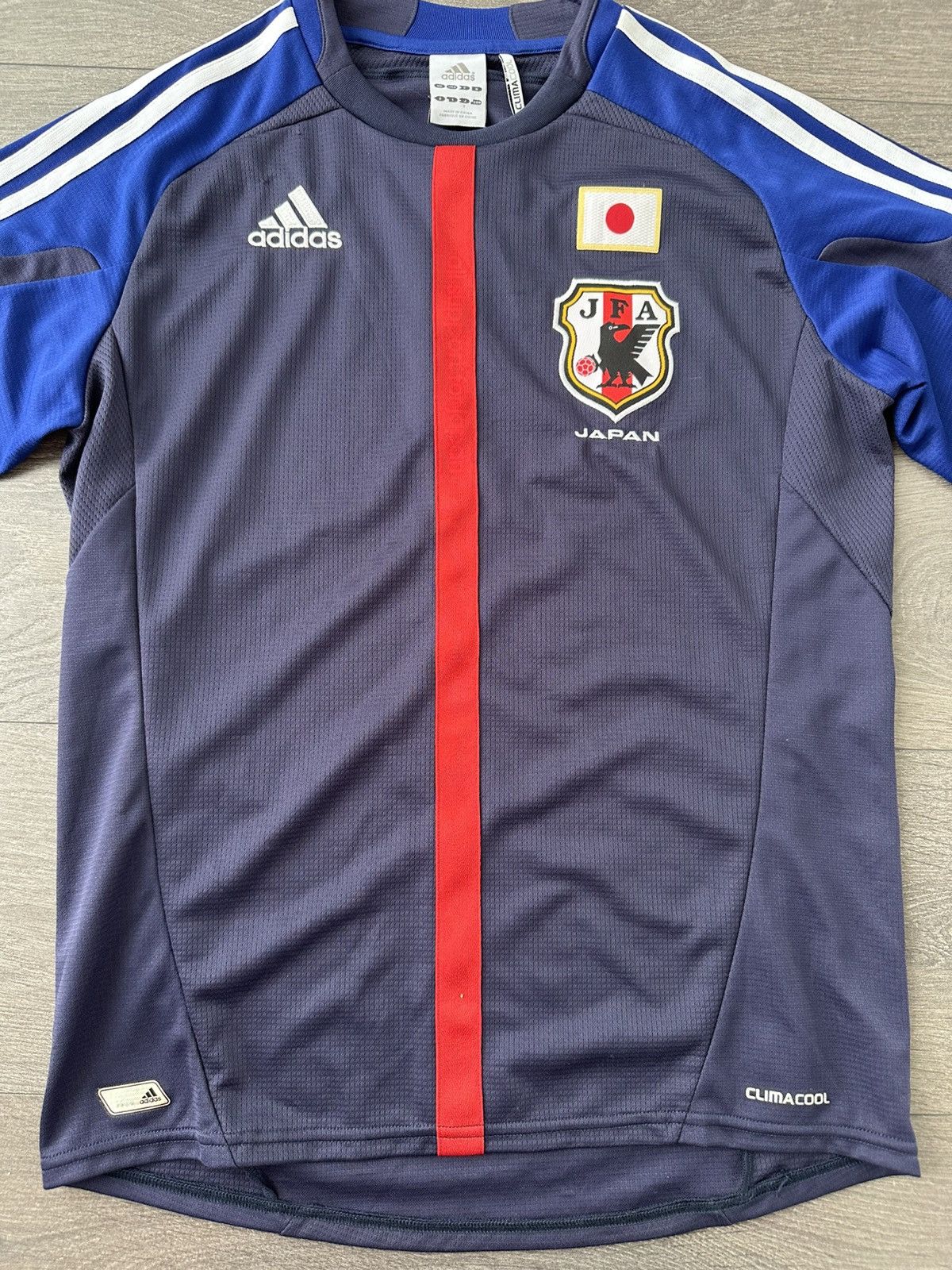 Adidas Japan 2012 Home Jersey Size US S / EU 44-46 / 1 - 7 Thumbnail