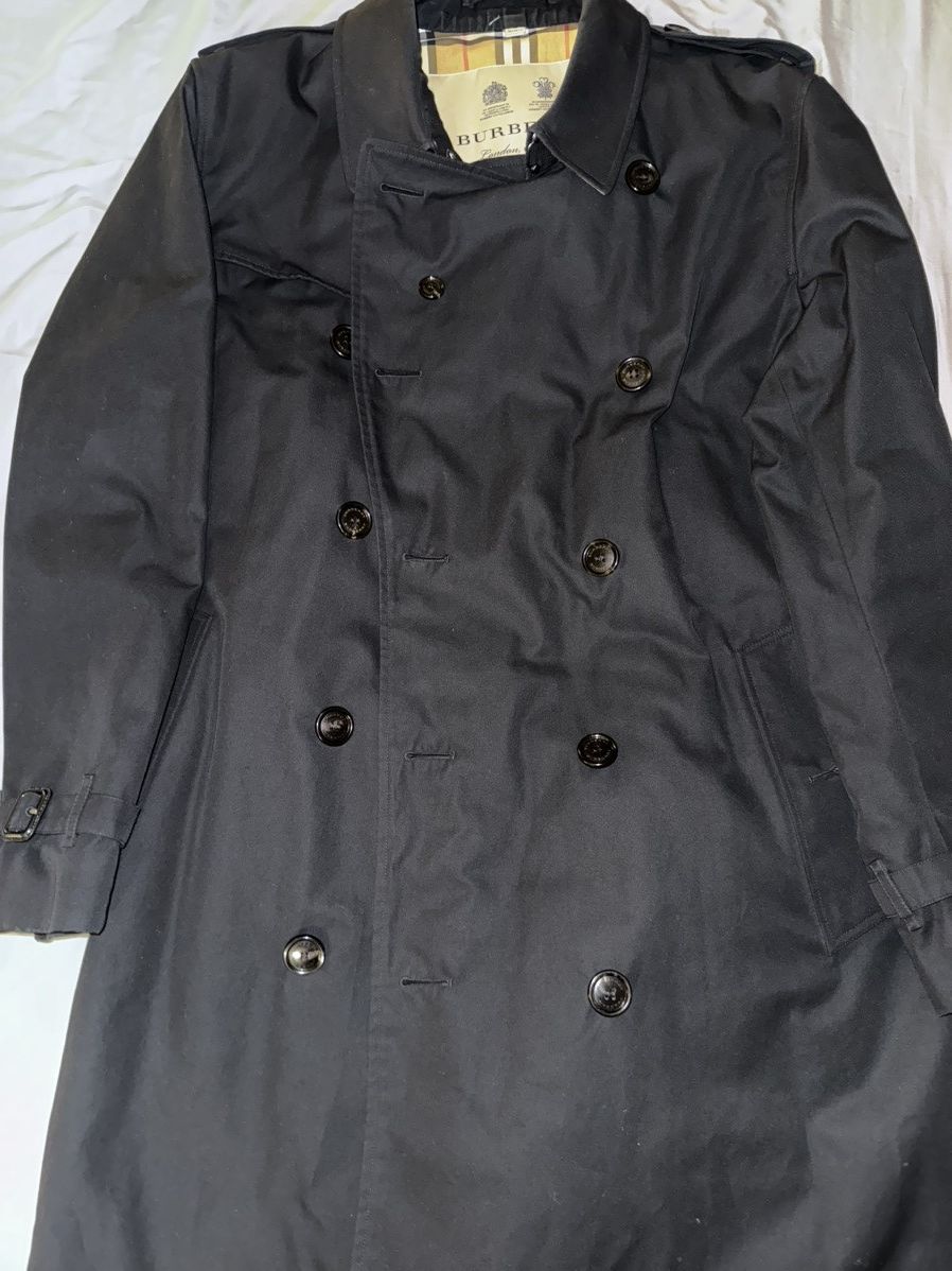 image of Burberry Kensington in Black, Men's (Size XL)