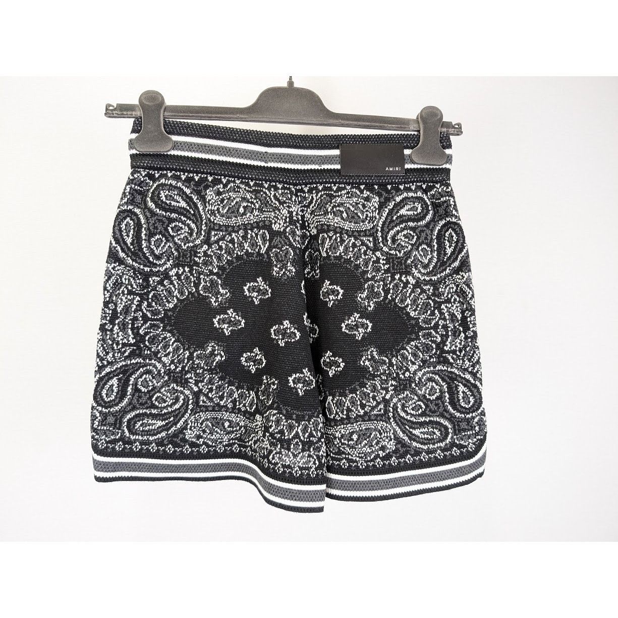 Amiri o1rshd1 Bandana B-Ball Shorts in Black/Grey Size US 28 / EU 44 - 9 Thumbnail