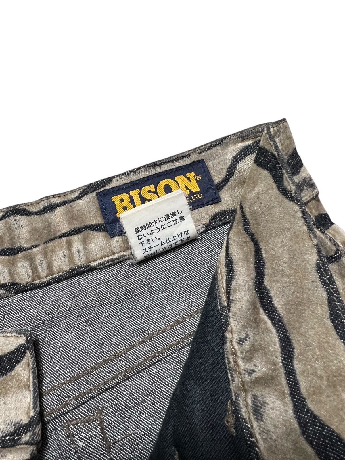 Japanese Brand Sick Vintage Bison Zebras Art Super Flared Pants Size US 28 / EU 44 - 8 Thumbnail