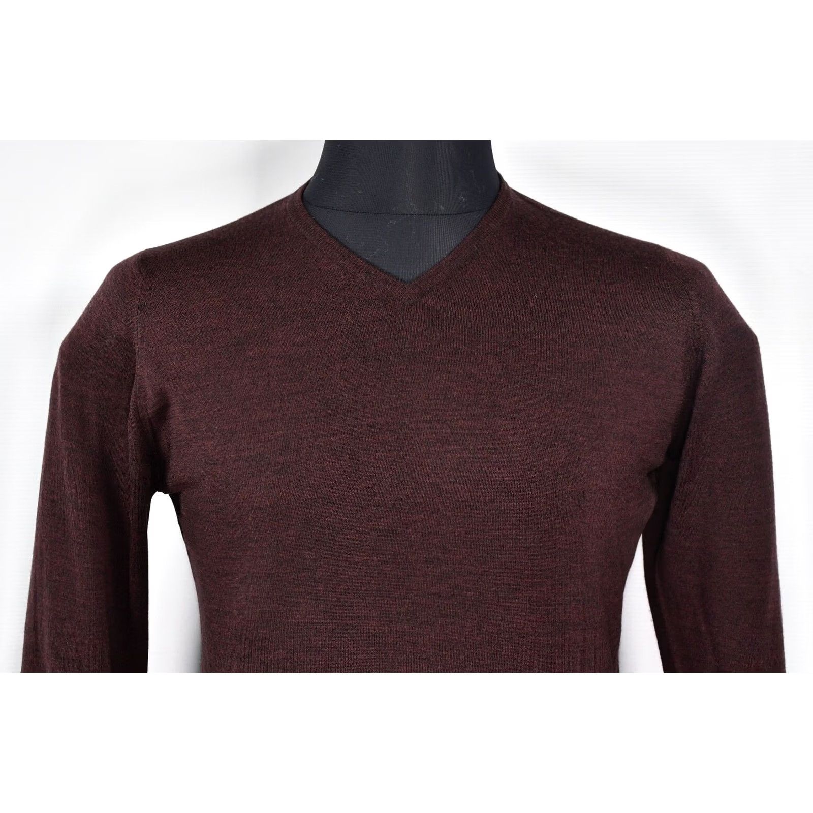 John Smedley John Smedley Sweater Men's M England Merino Wool V-Neck Pullover Brown Solid 100% Merino Wool Classic Fit Casual Dress Shirt Size US M / EU 48-50 / 2 - 2 Thumbnail