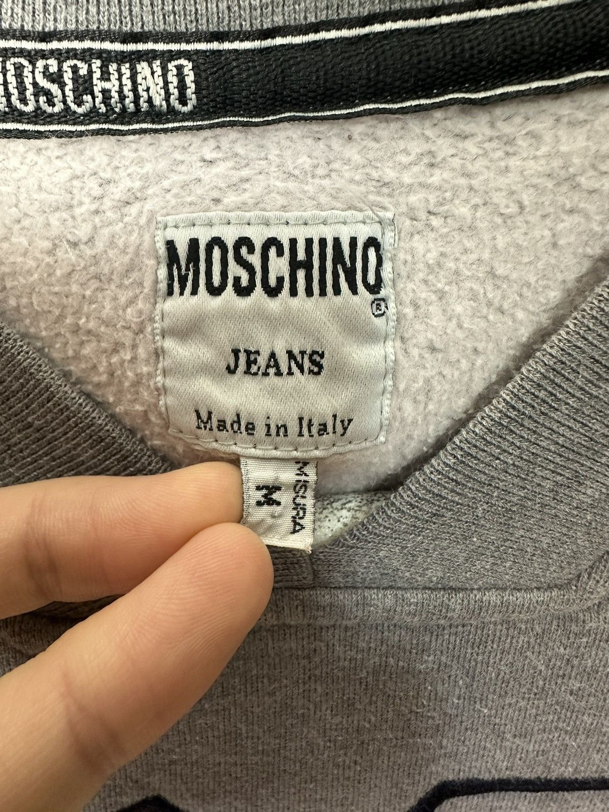 Moschino Moschino Jeans Vintage Cotton V Neck Sweatshirt Size M Size M / US 6-8 / IT 42-44 - 4 Thumbnail