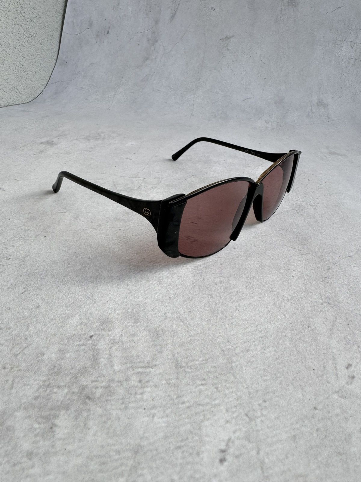 Gucci Gucci GG 2308 Sunglasses Black Frame Red Lenses Vintage Size ONE SIZE - 3 Thumbnail