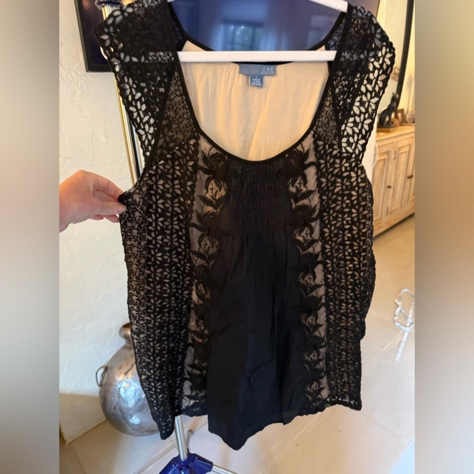 Other Anthro Lil Lace Embroidered Sleeveless Blouse Black Boho L Size L / US 10 / IT 46 - 4 Thumbnail